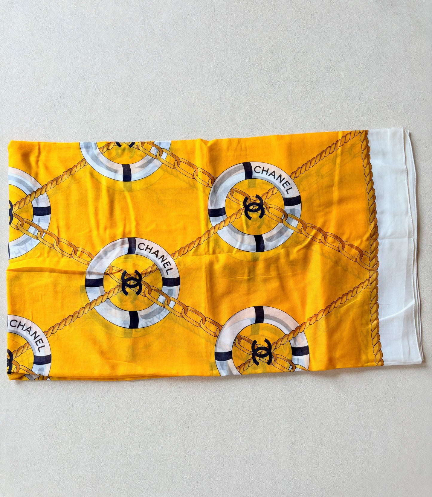CHANEL Maxi foulard Paréo