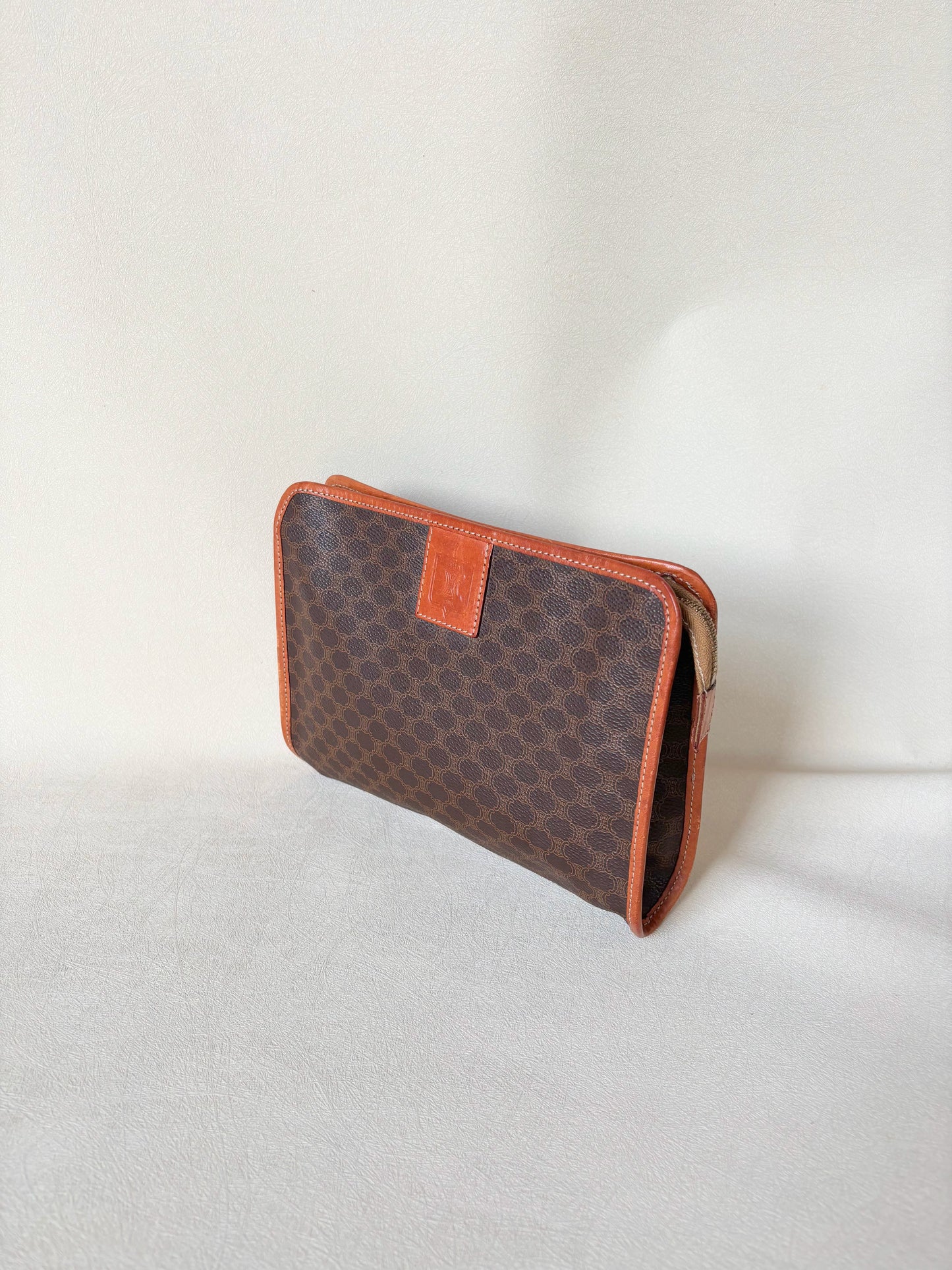 CÉLINE Pochette Triomphe