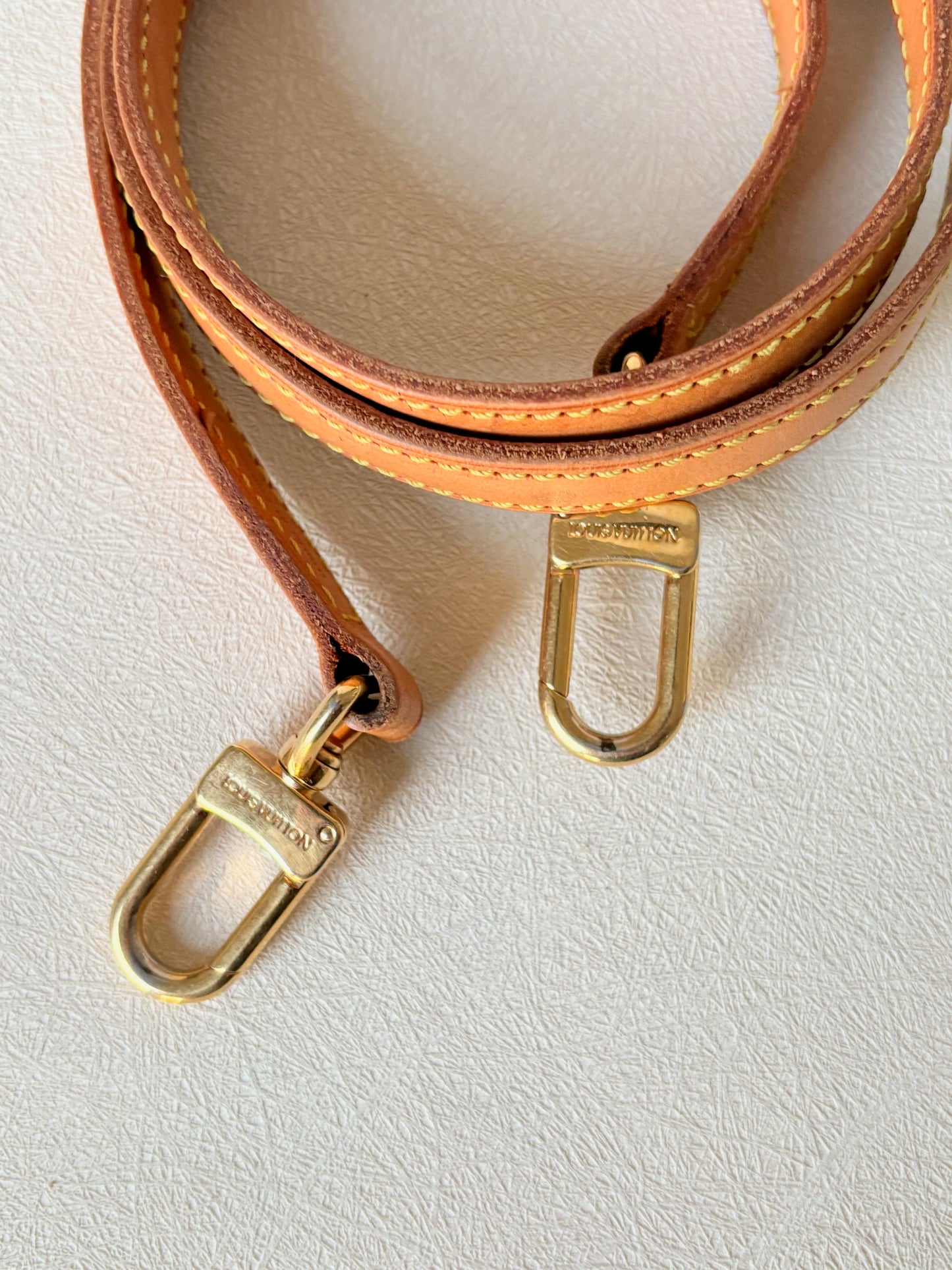 LOUIS VUITTON Bandoulière