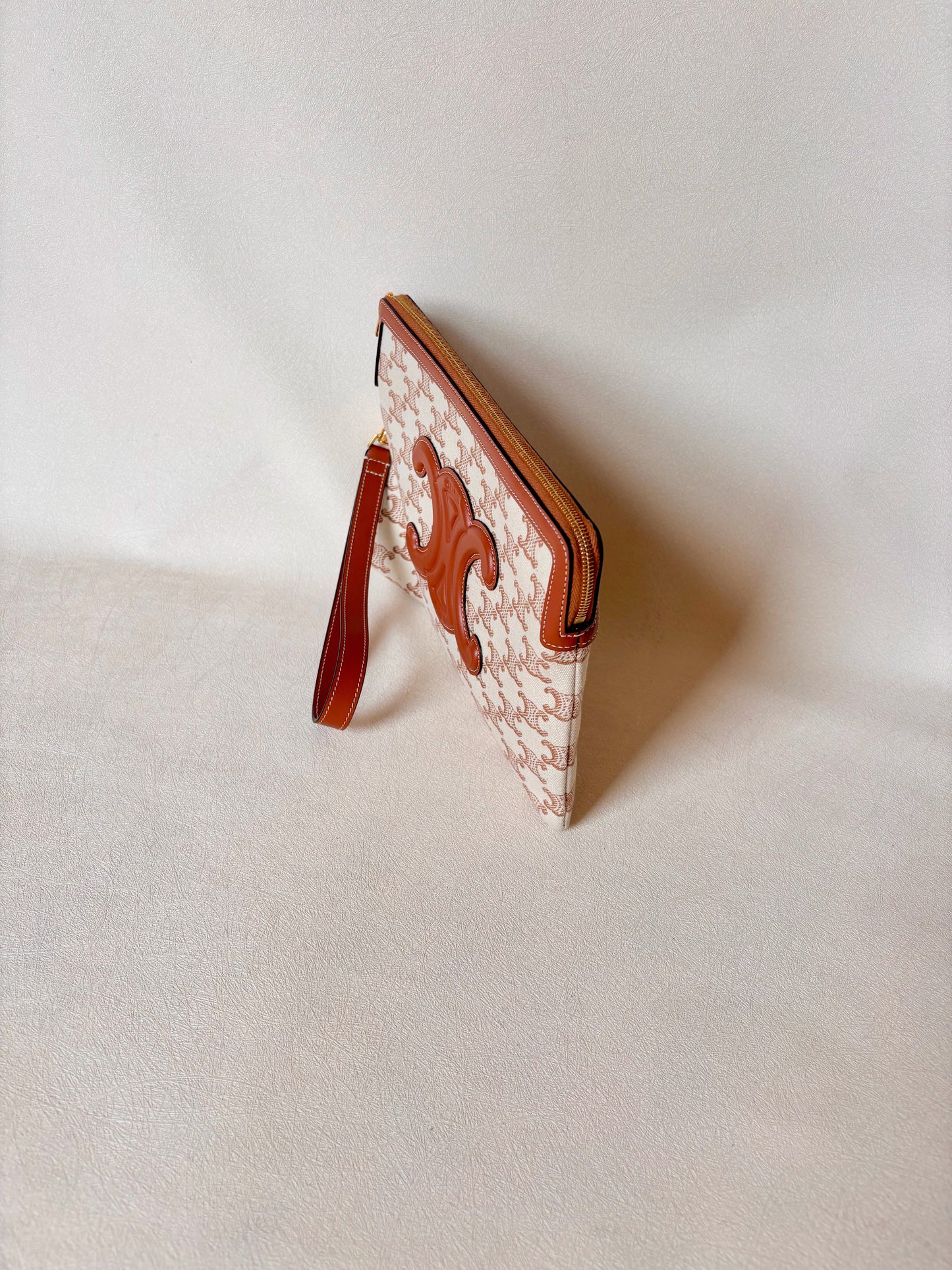 CÉLINE Pochette Triomphe