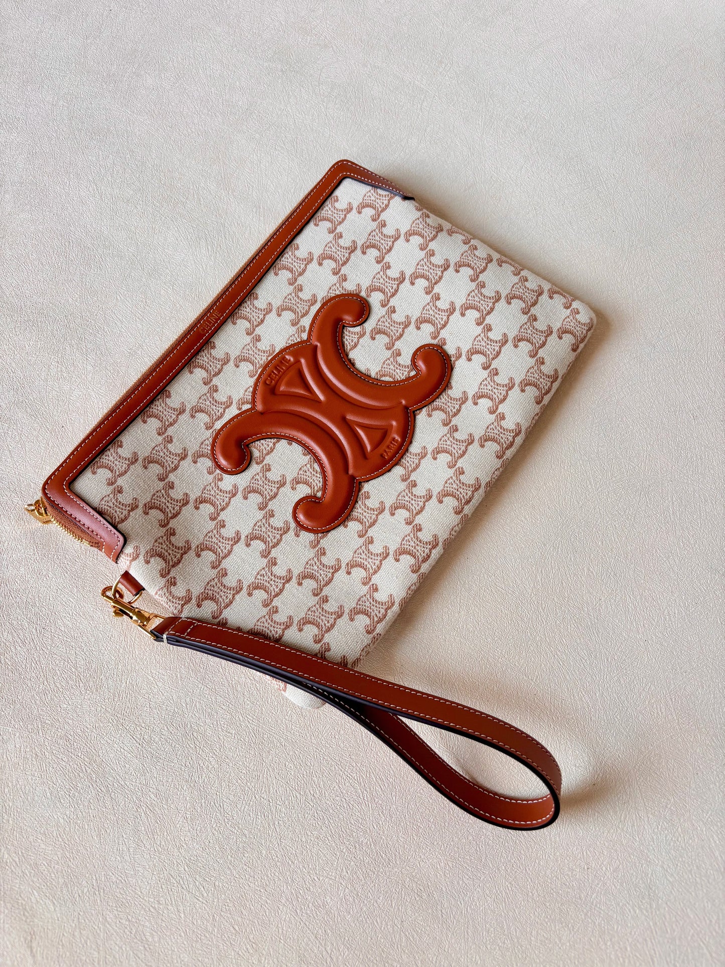 CÉLINE Pochette Triomphe