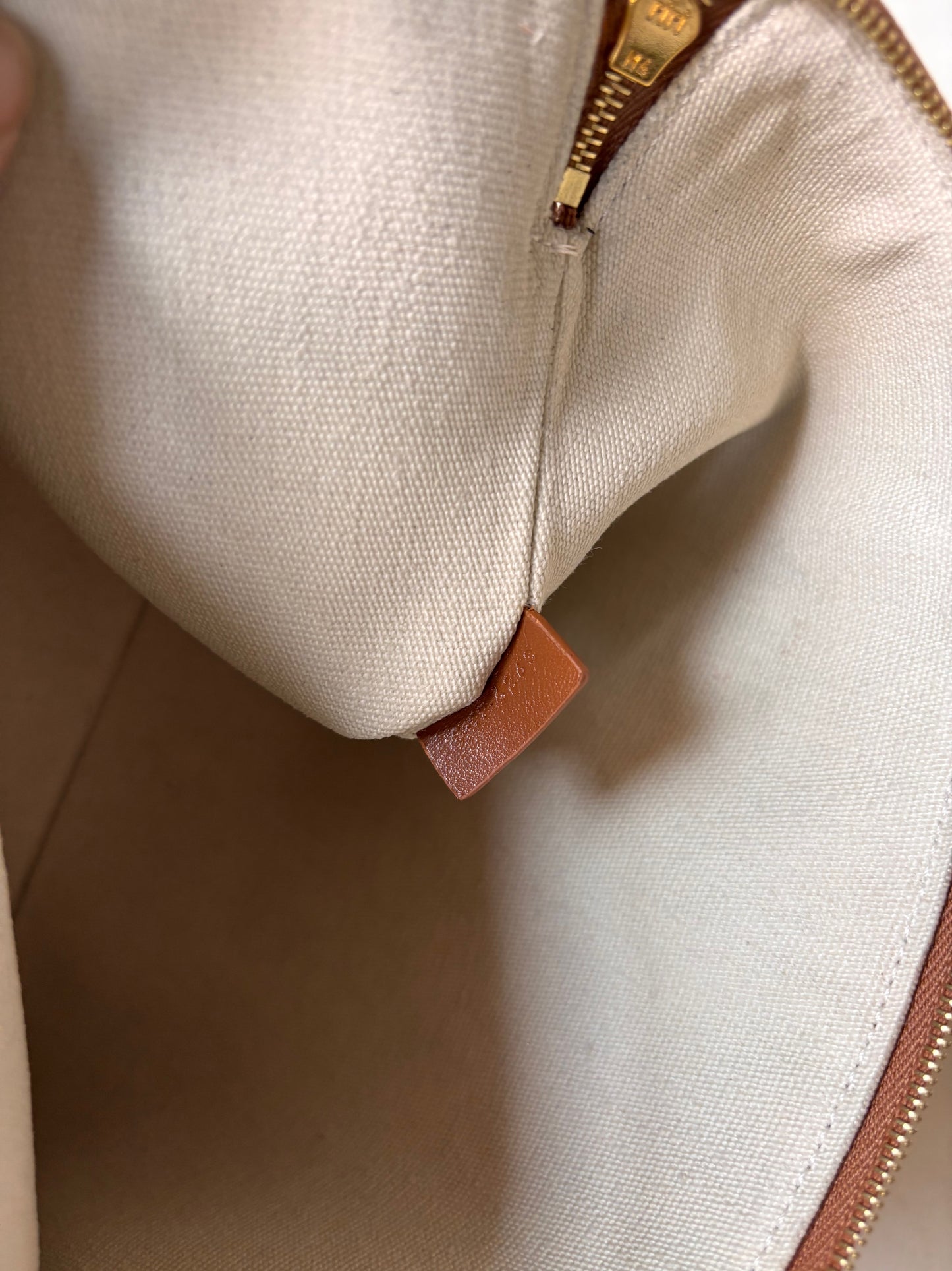 CÉLINE Pochette Triomphe