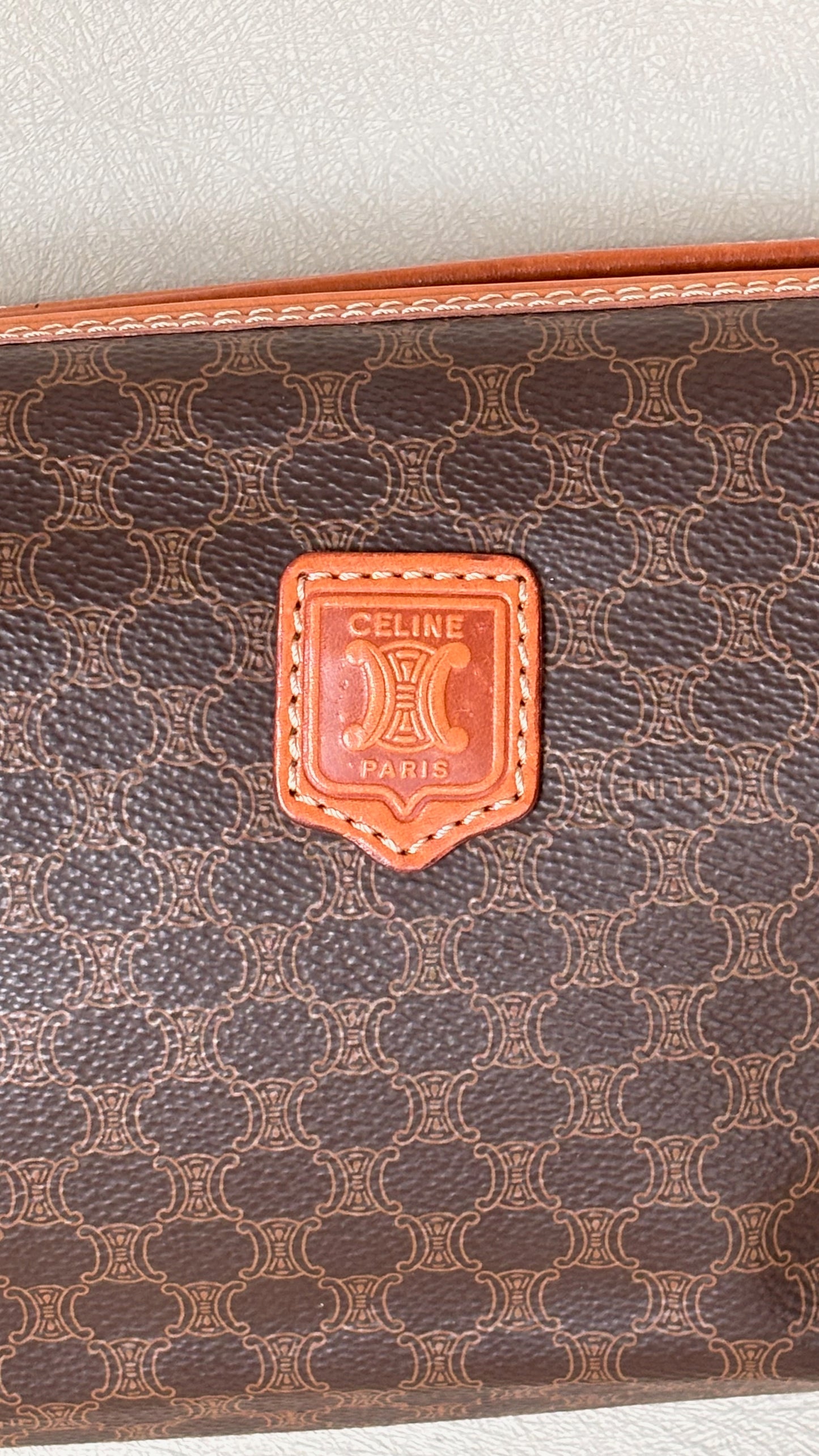 CÉLINE Pochette Triomphe