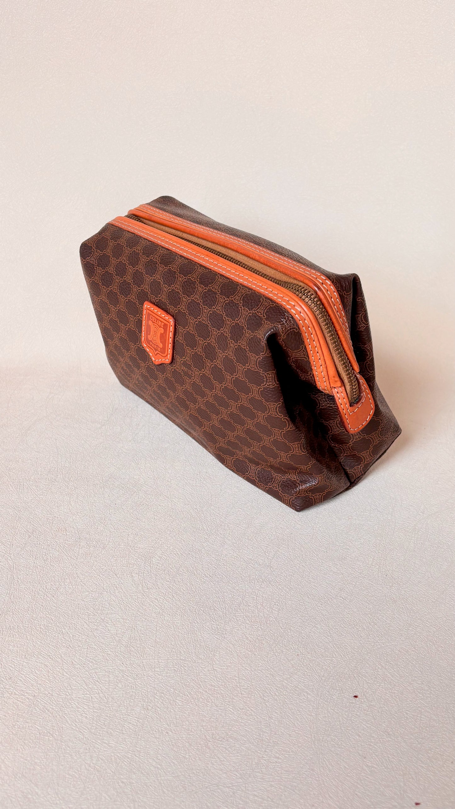 CÉLINE Pochette Triomphe