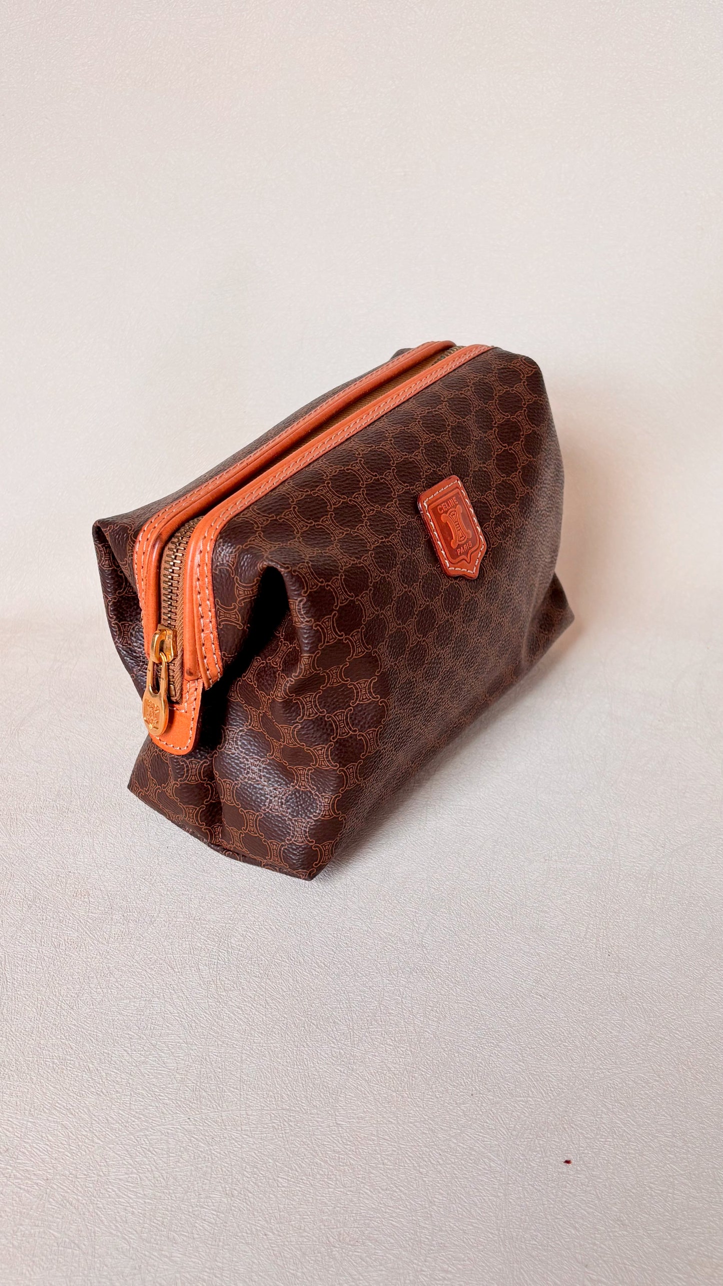 CÉLINE Pochette Triomphe