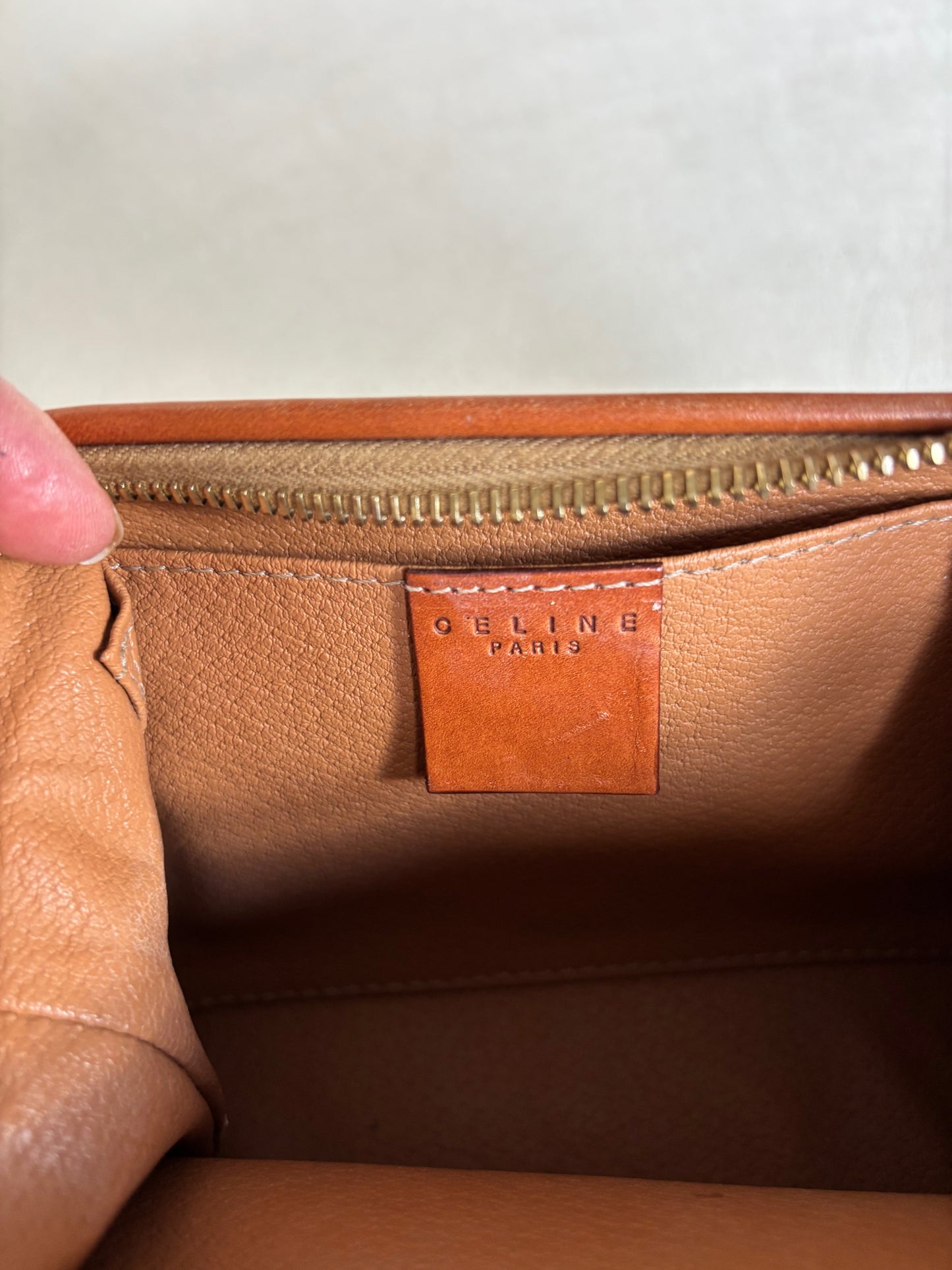 CÉLINE Pochette Triomphe