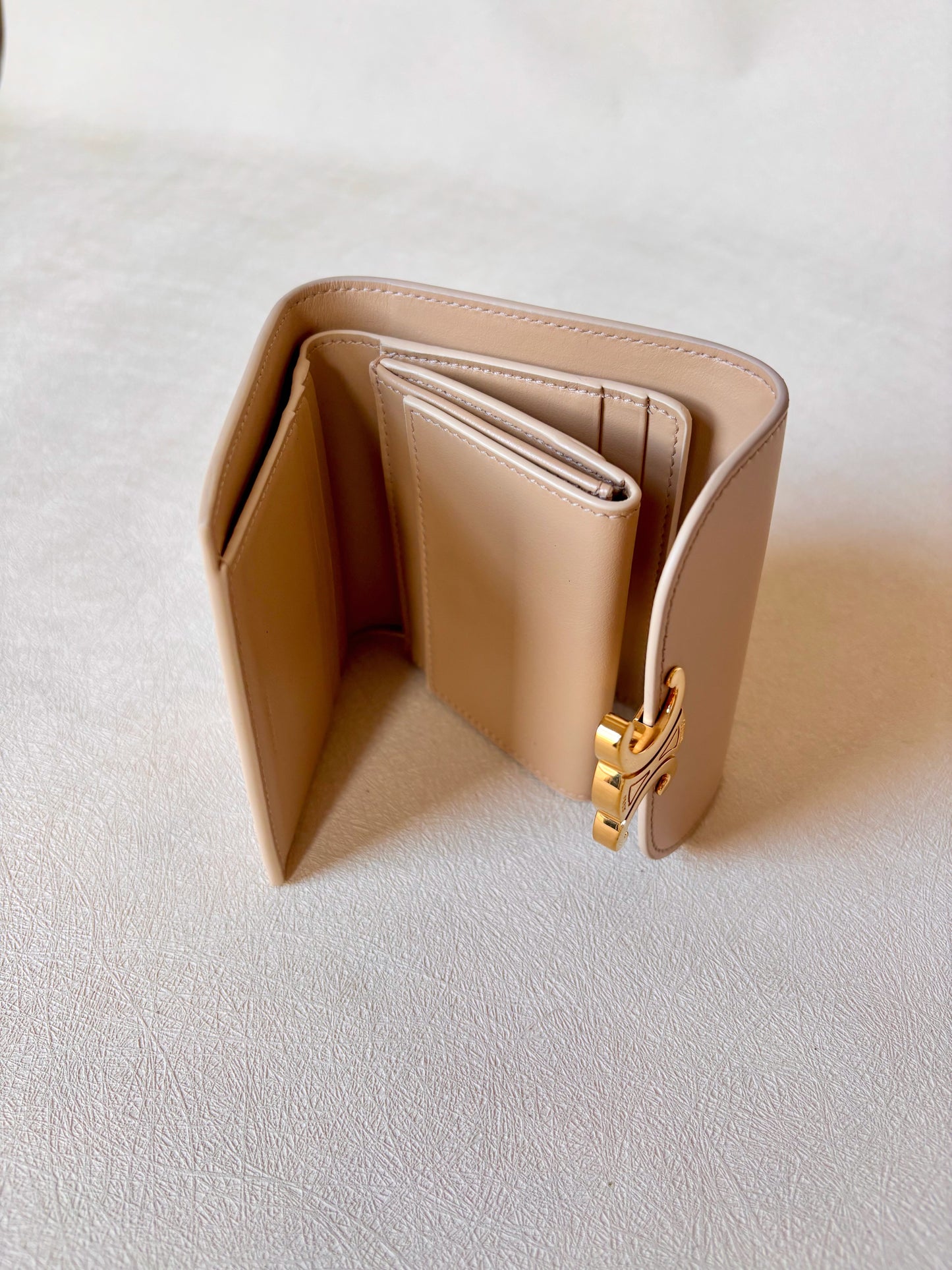 CÉLINE Portefeuille Triomphe