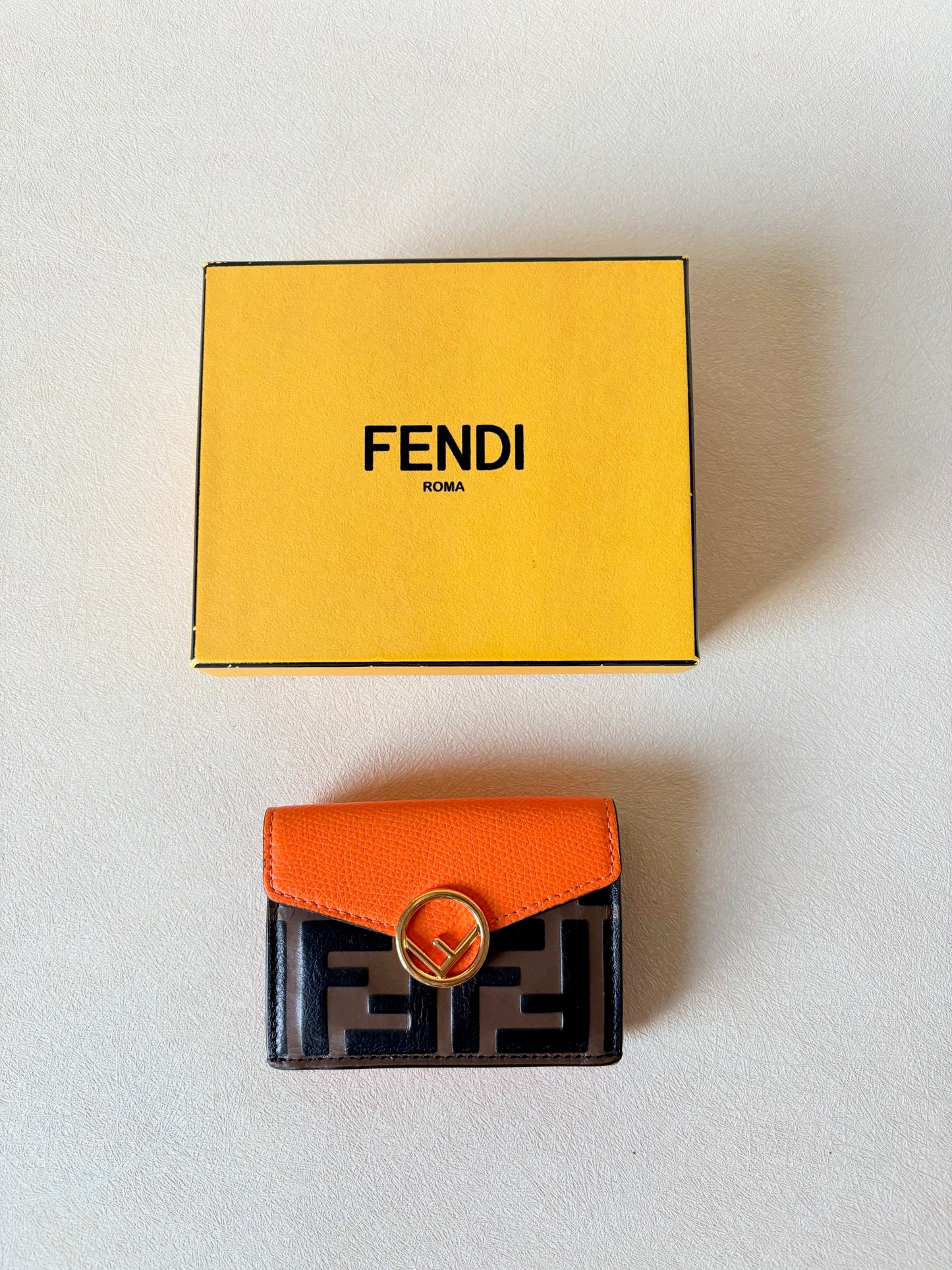 Fendi Portefeuille cuir FF