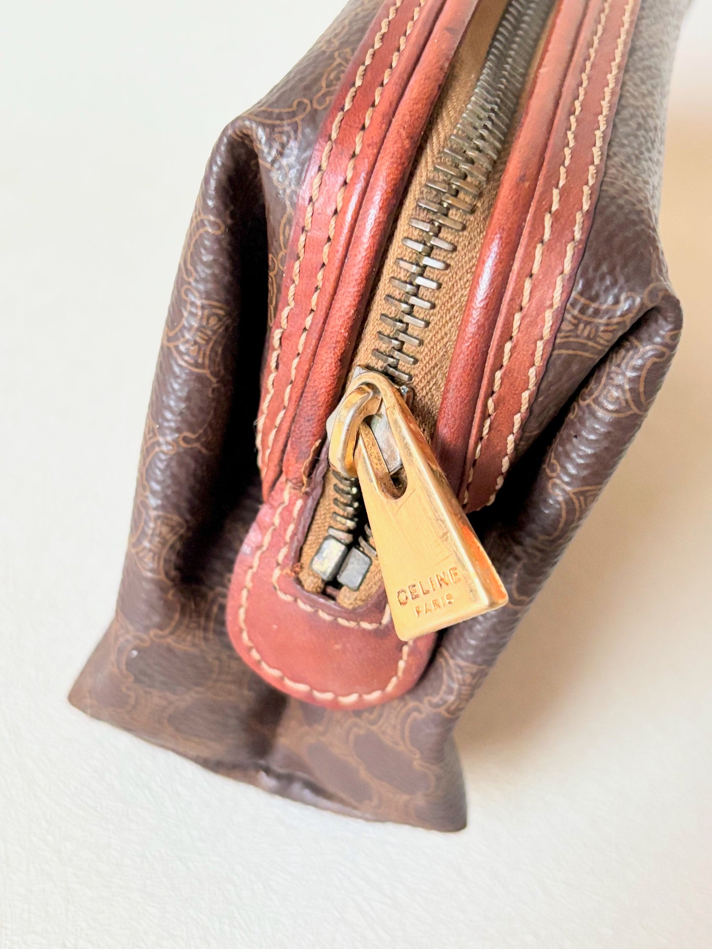 CÉLINE Pochette Triomphe