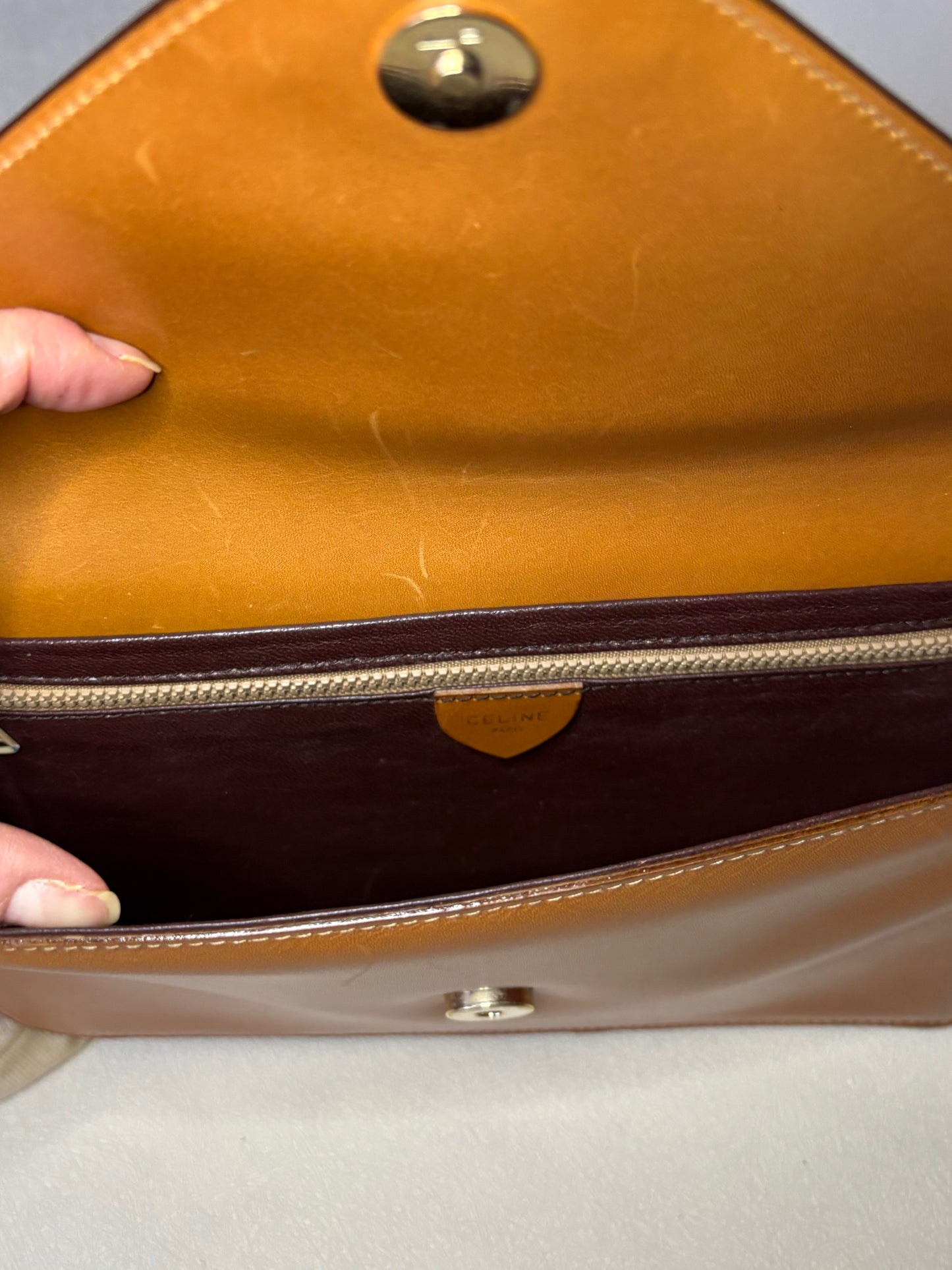 CÉLINE Pochette Triomphe
