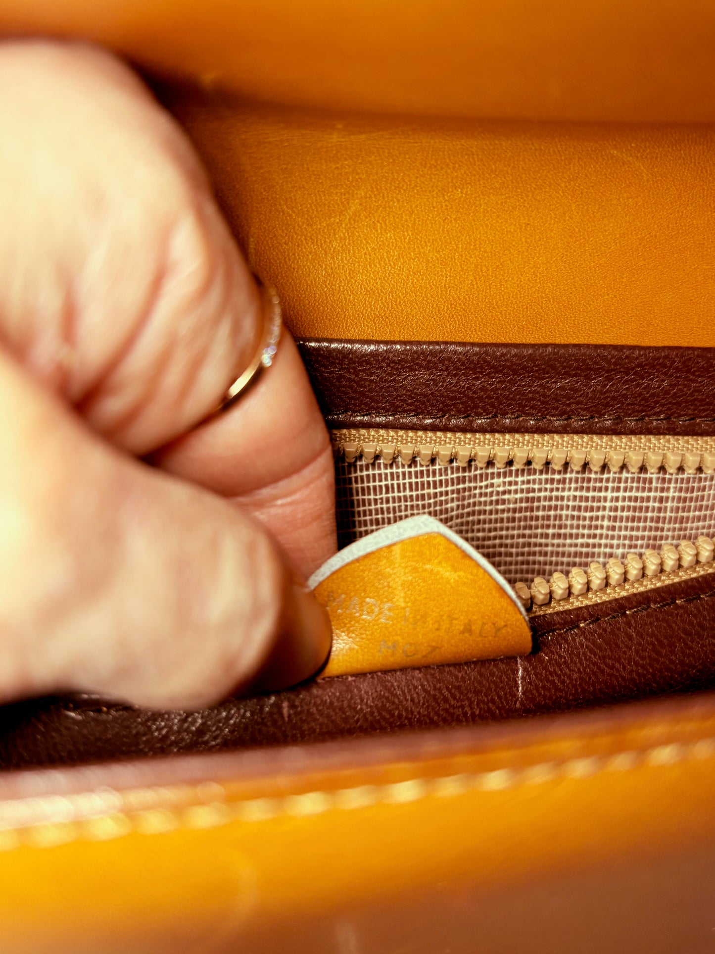 CÉLINE Pochette Triomphe