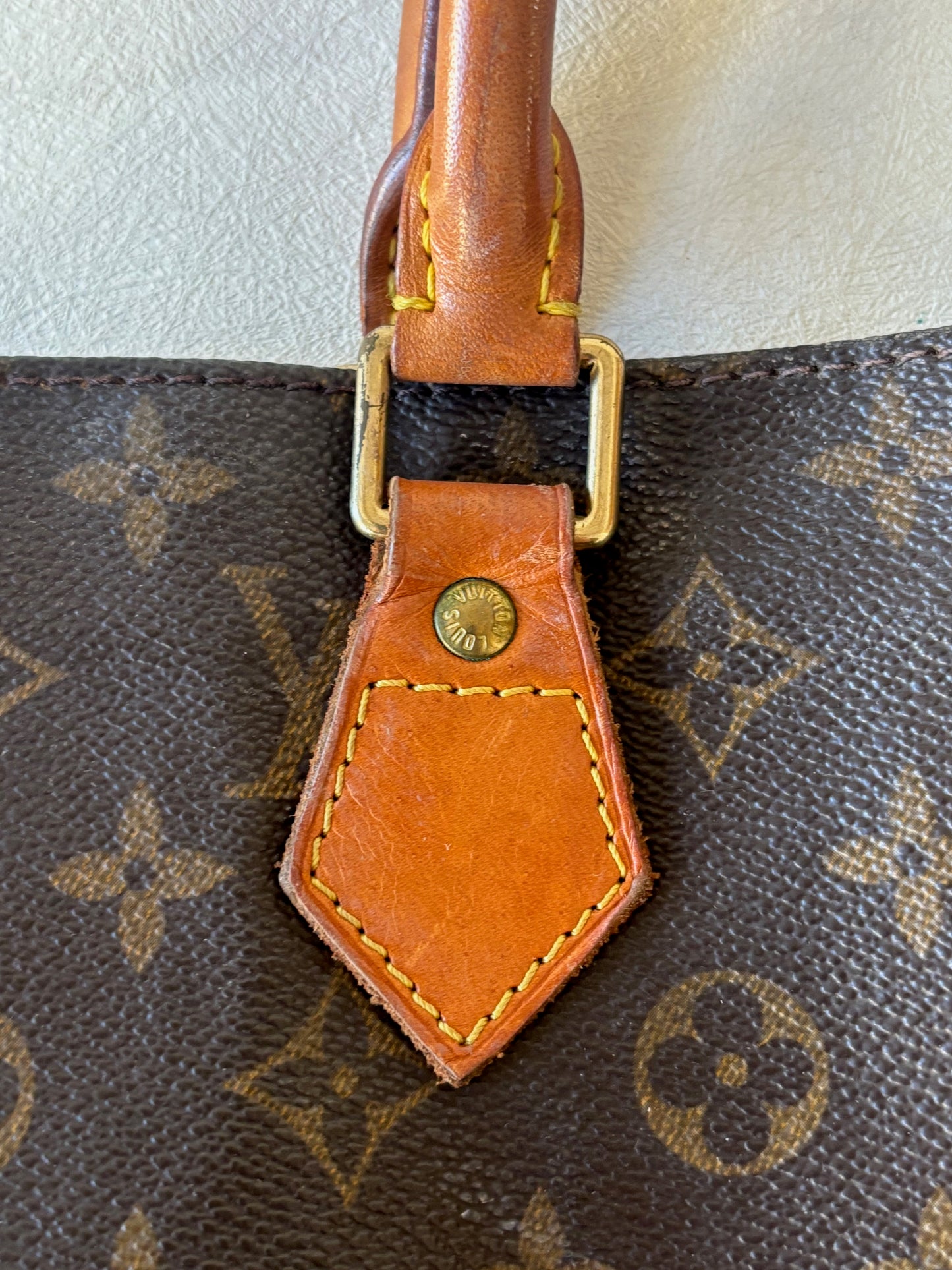 LOUIS VUITTON Sac plat