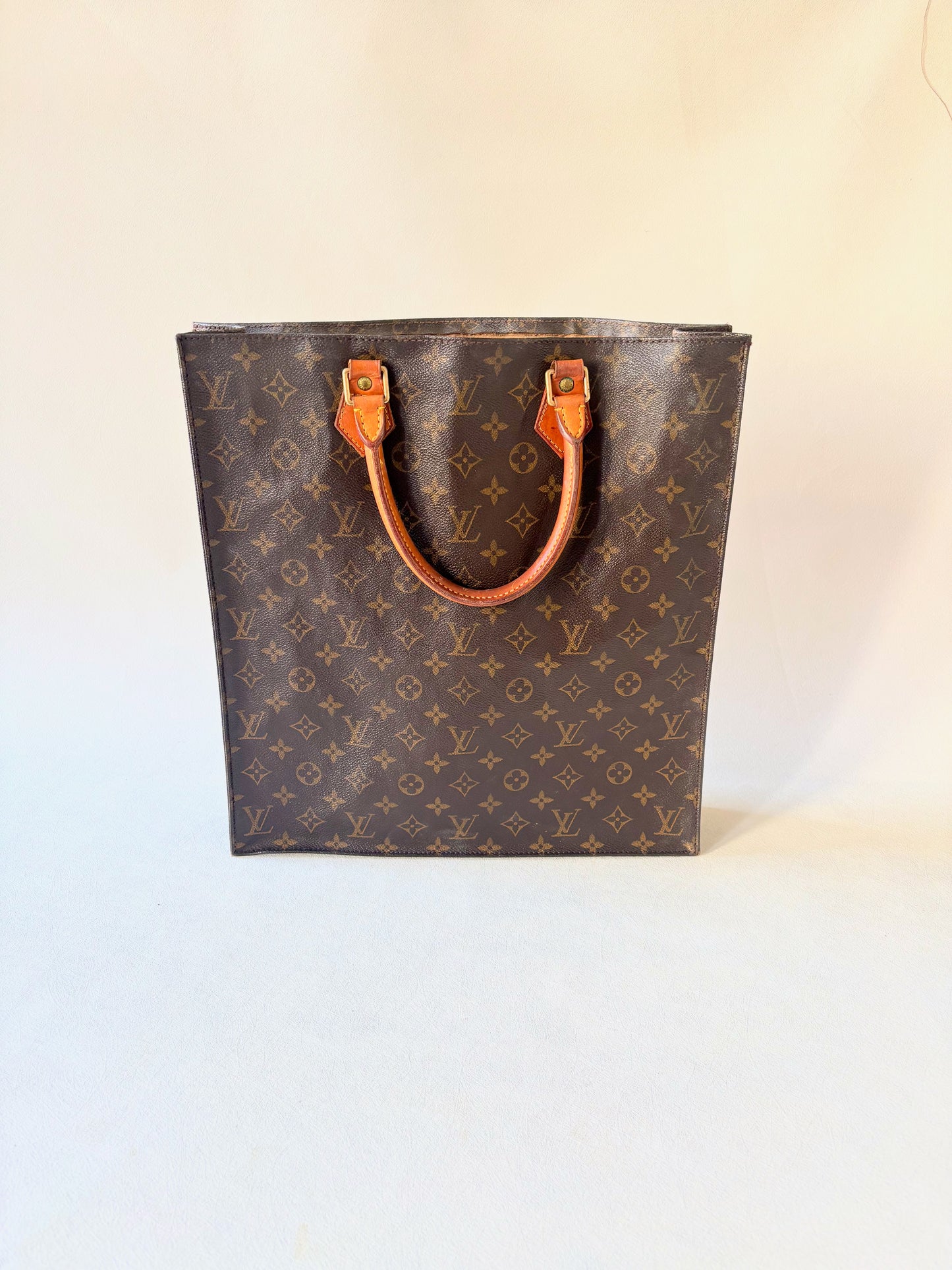 LOUIS VUITTON Sac plat