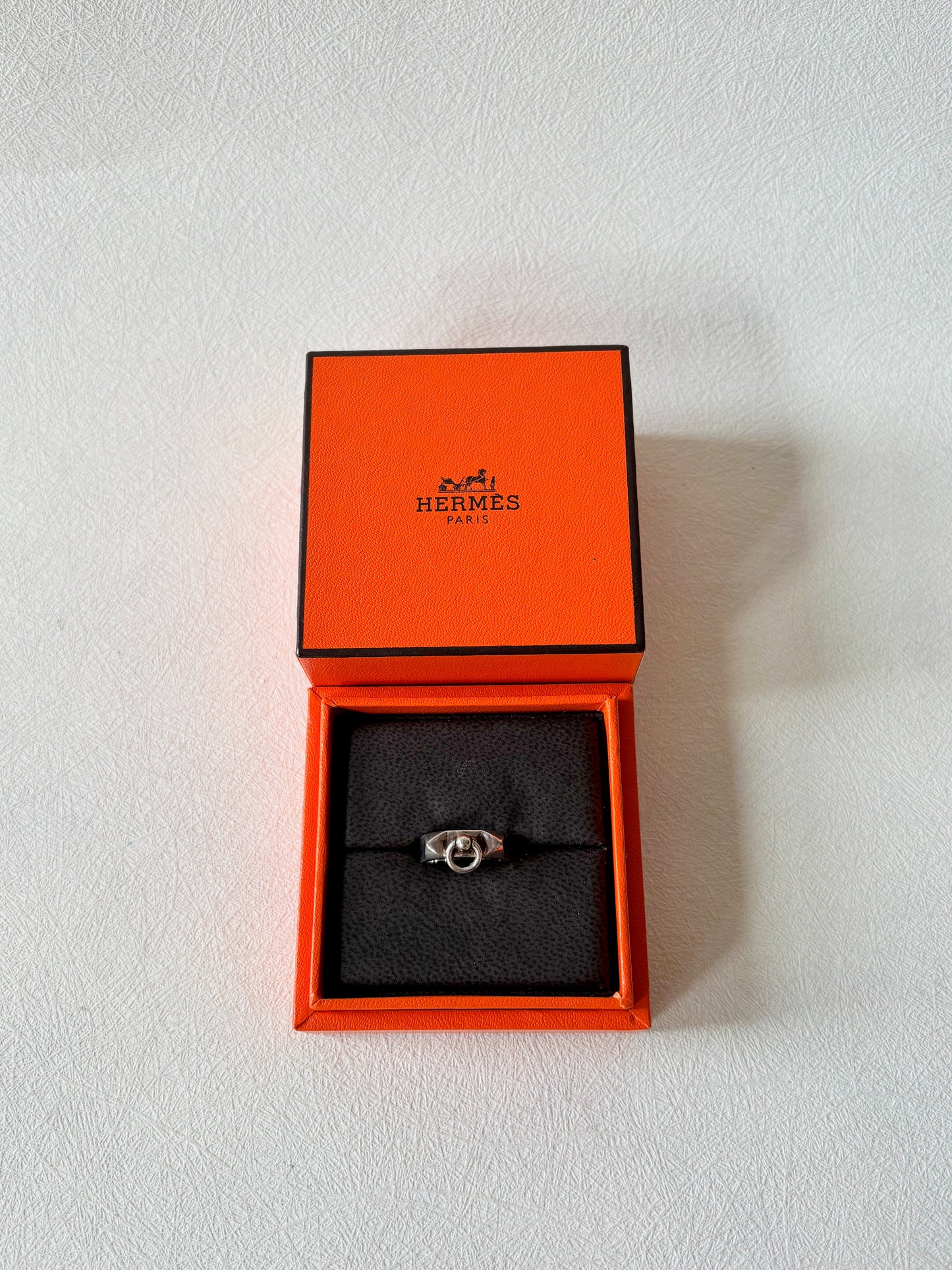 HERMÈS Bague Collier de chien