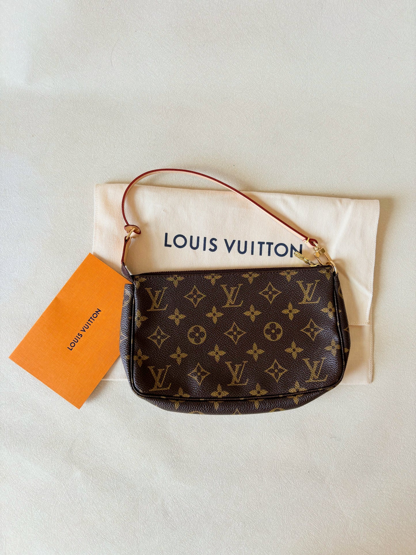 LOUIS VUITTON Pochette Accessoires