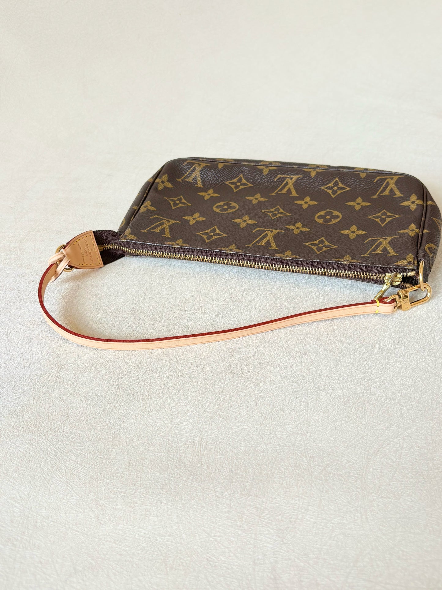 LOUIS VUITTON Pochette Accessoires