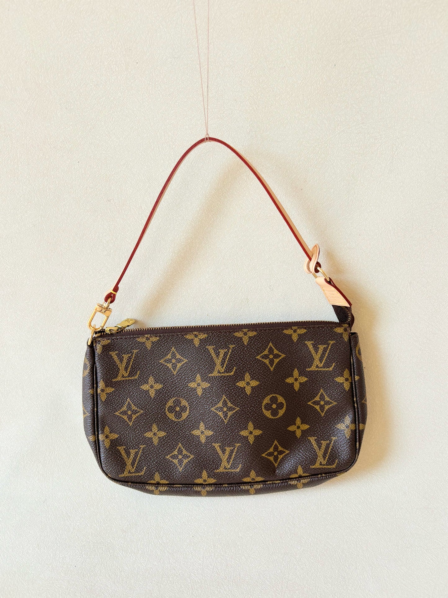 LOUIS VUITTON Pochette Accessoires