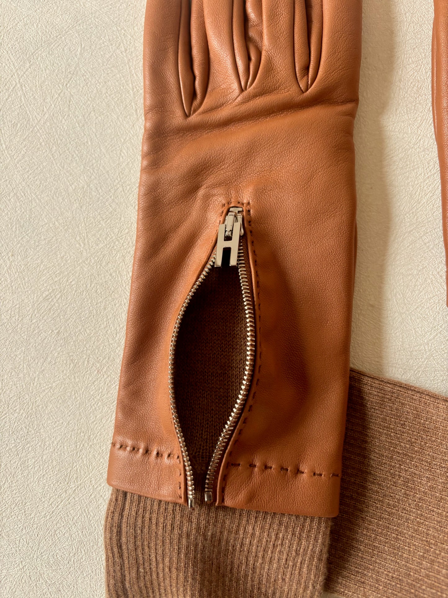 HERMÈS Gants cuir et cachemire