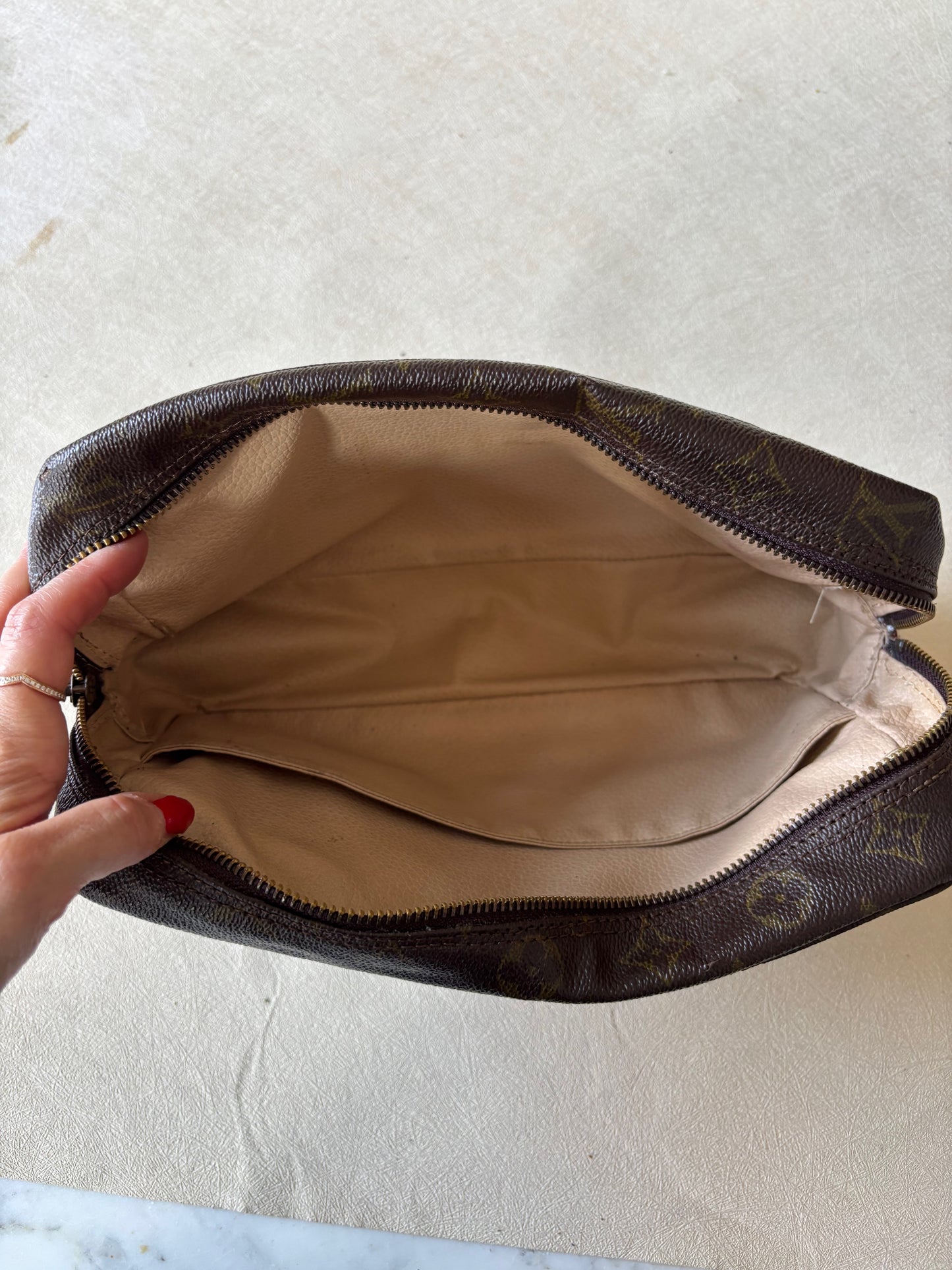 LOUIS VUITTON Pochette