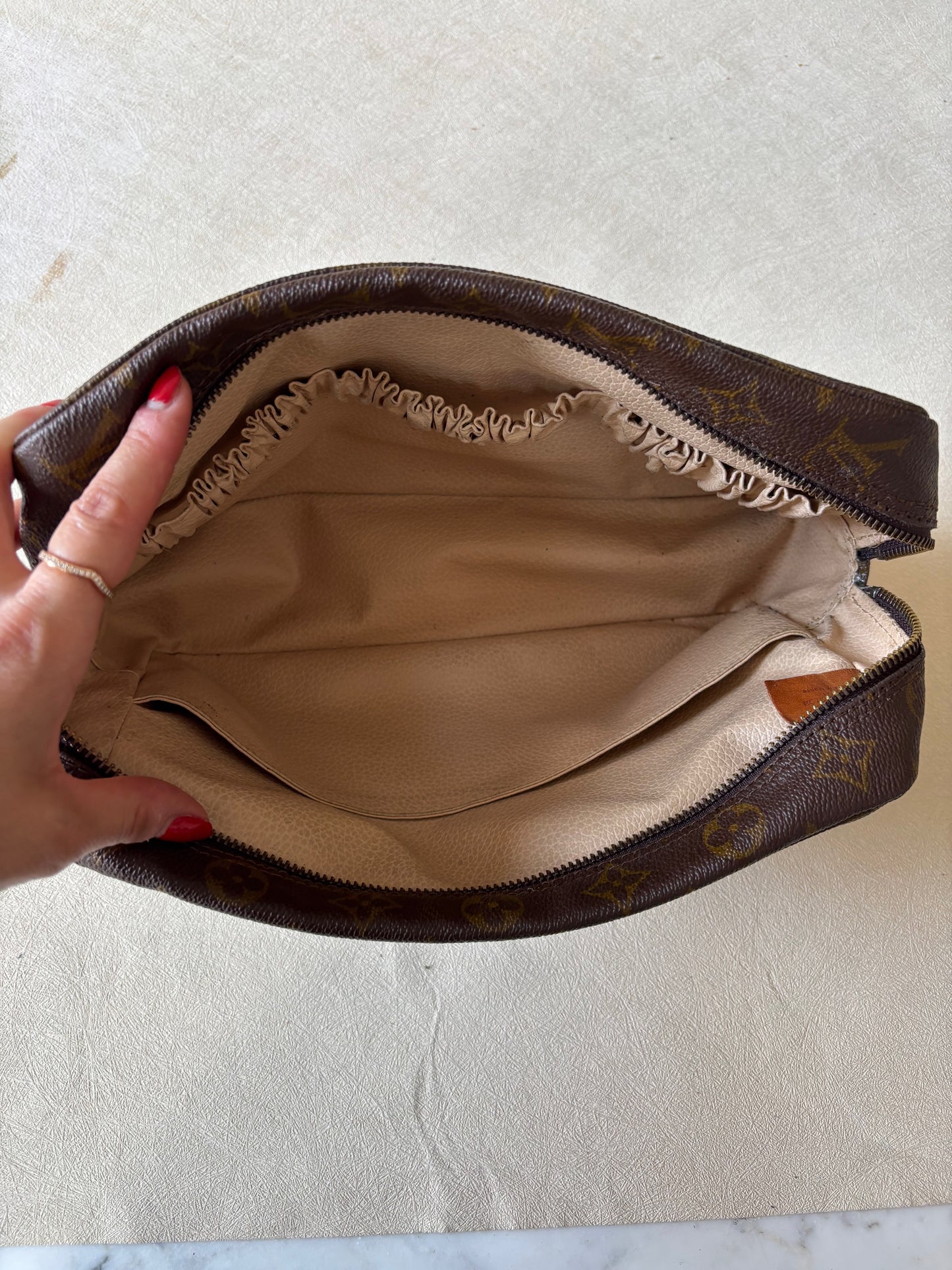 LOUIS VUITTON Trousse