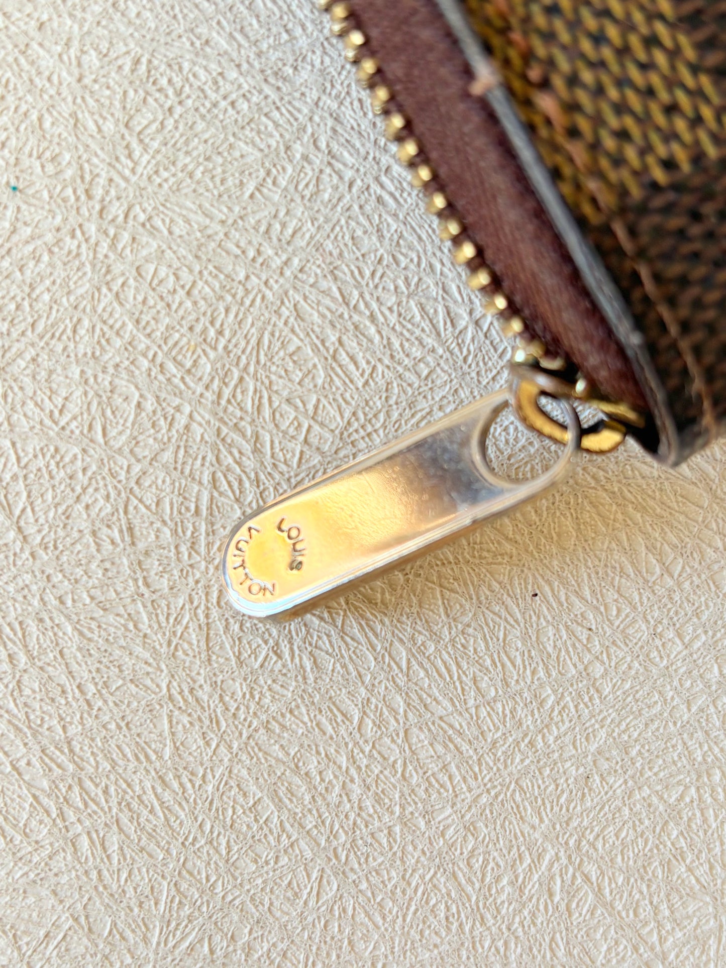 LOUIS VUITTON Portefeuille Damier