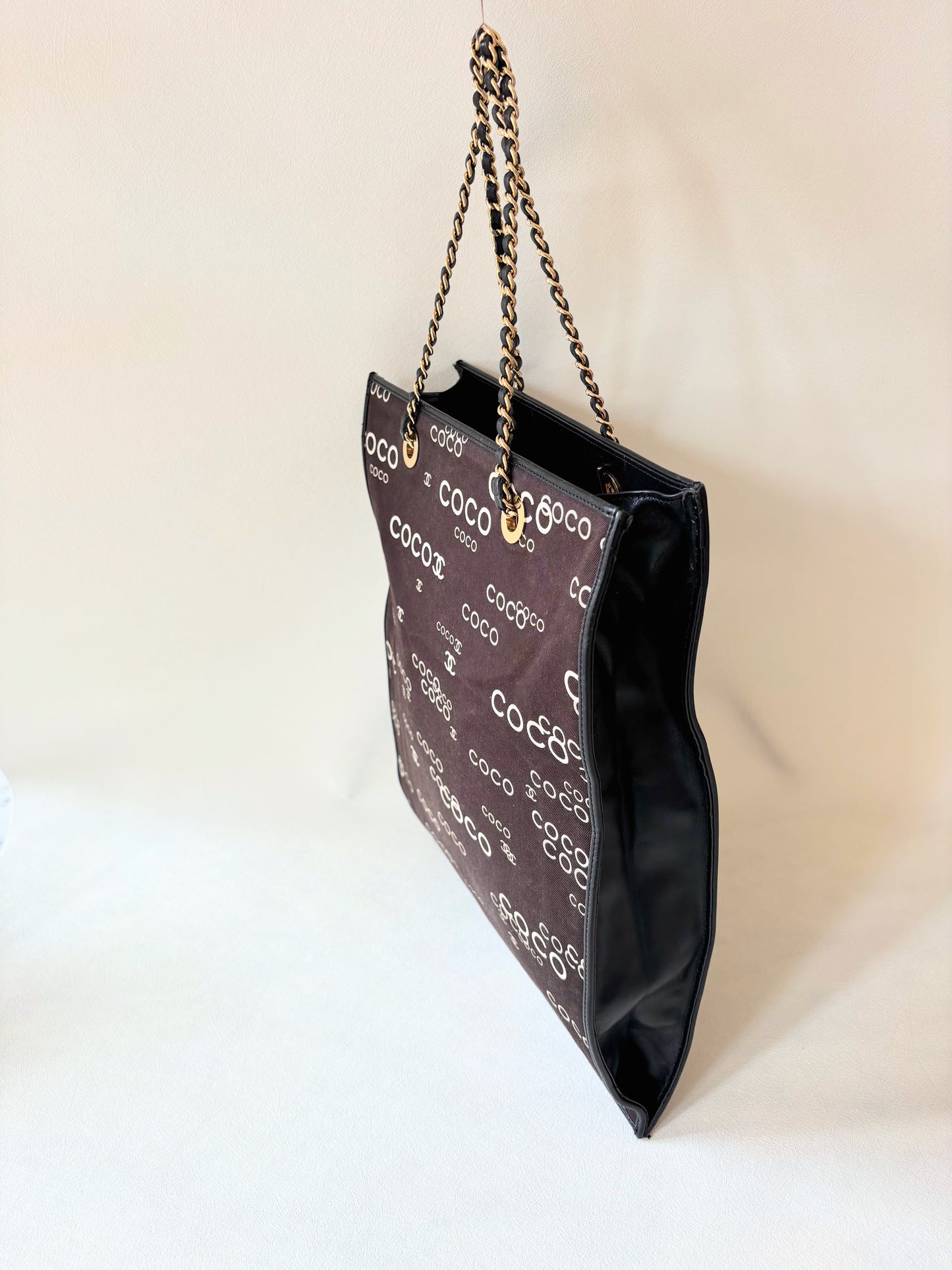 CHANEL Sac Cabas en toile Coco