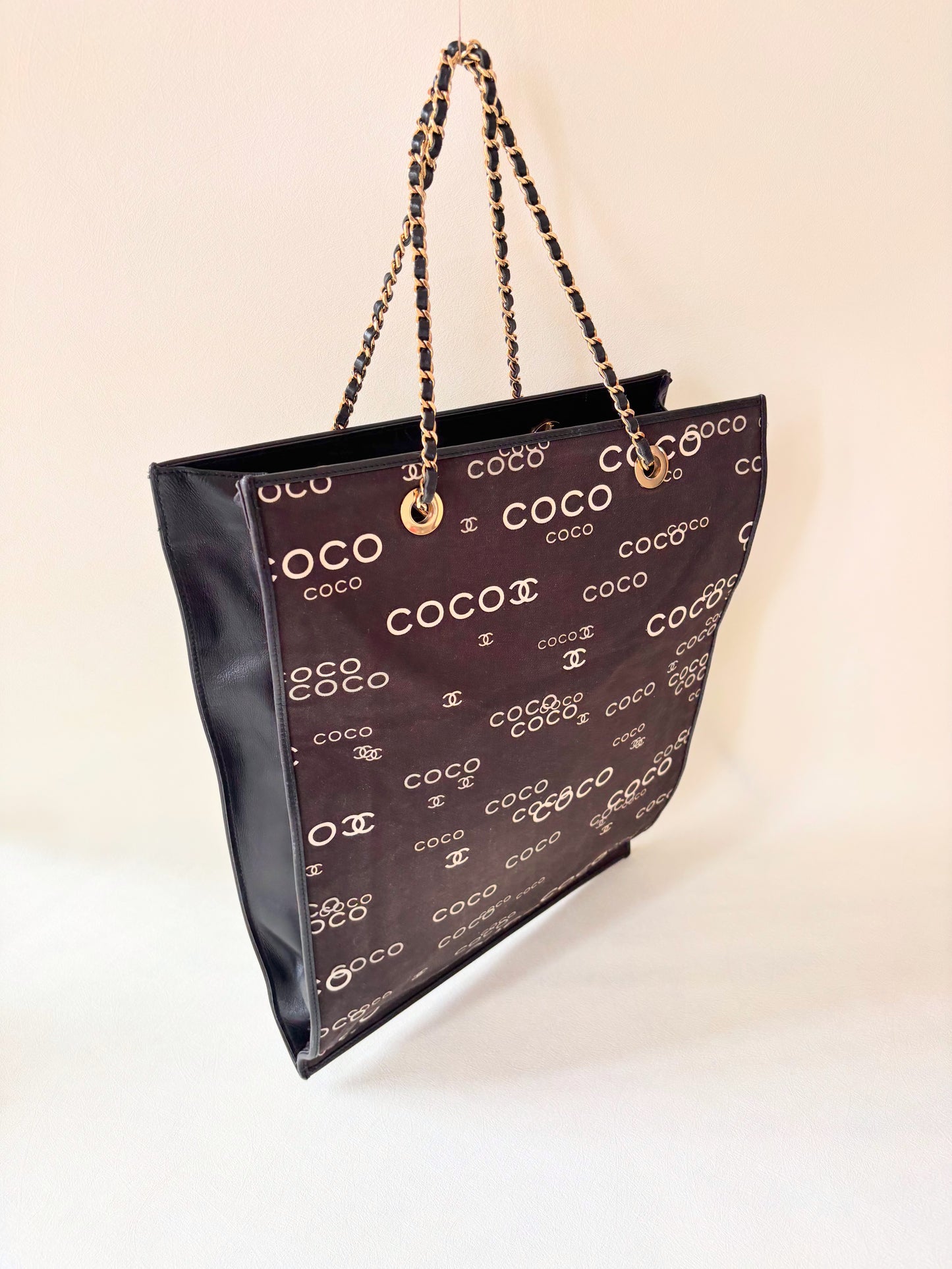 CHANEL Sac Cabas en toile Coco