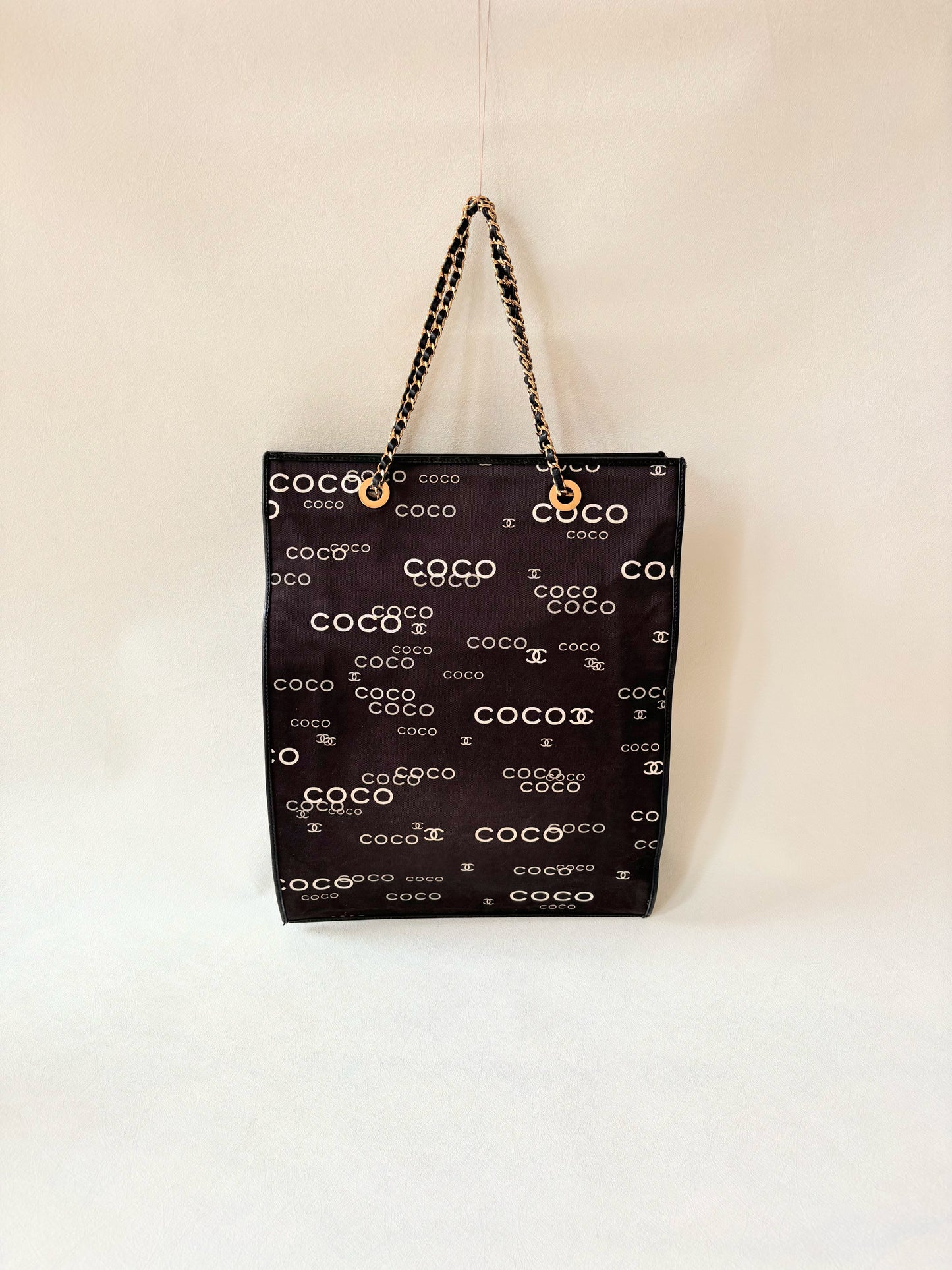 CHANEL Sac Cabas en toile Coco