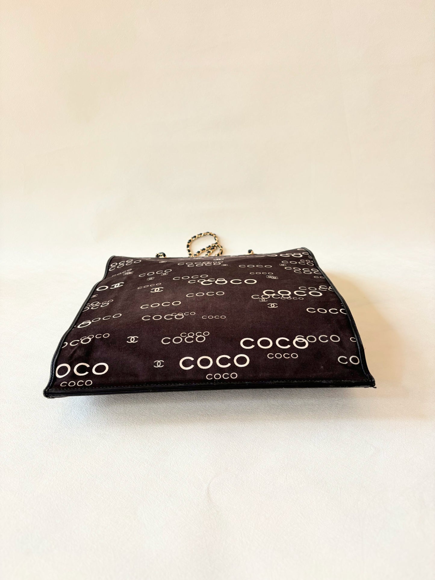 CHANEL Sac Cabas en toile Coco