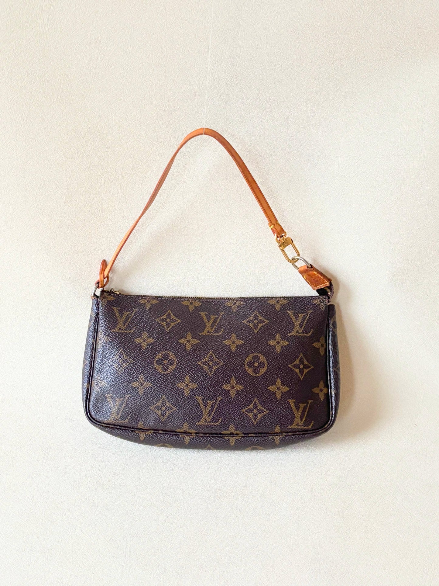 LOUIS VUITTON Pochette Accessoires