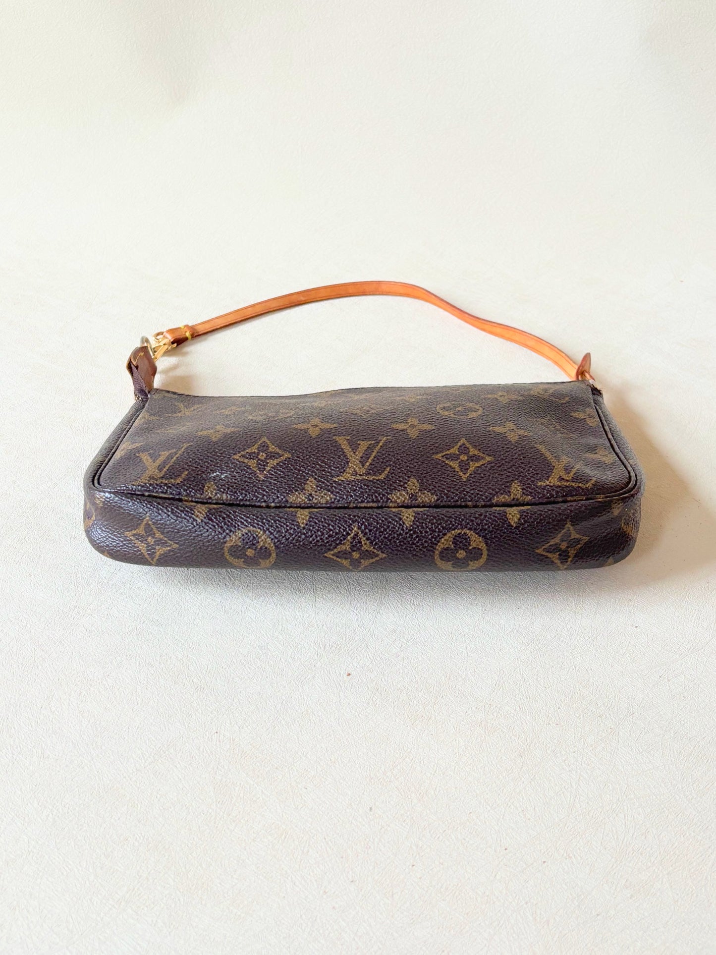 LOUIS VUITTON Pochette Accessoires