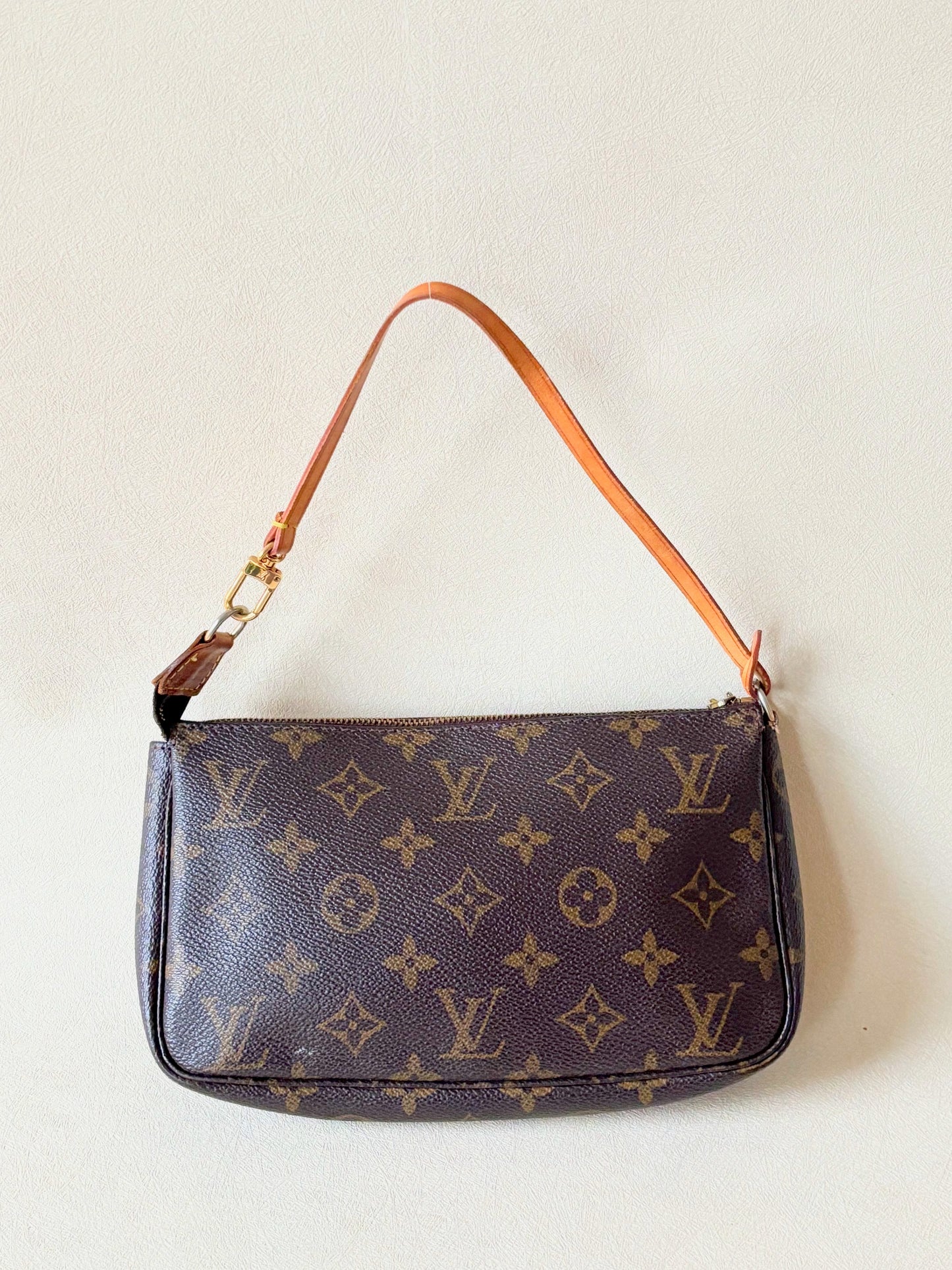 LOUIS VUITTON Pochette Accessoires