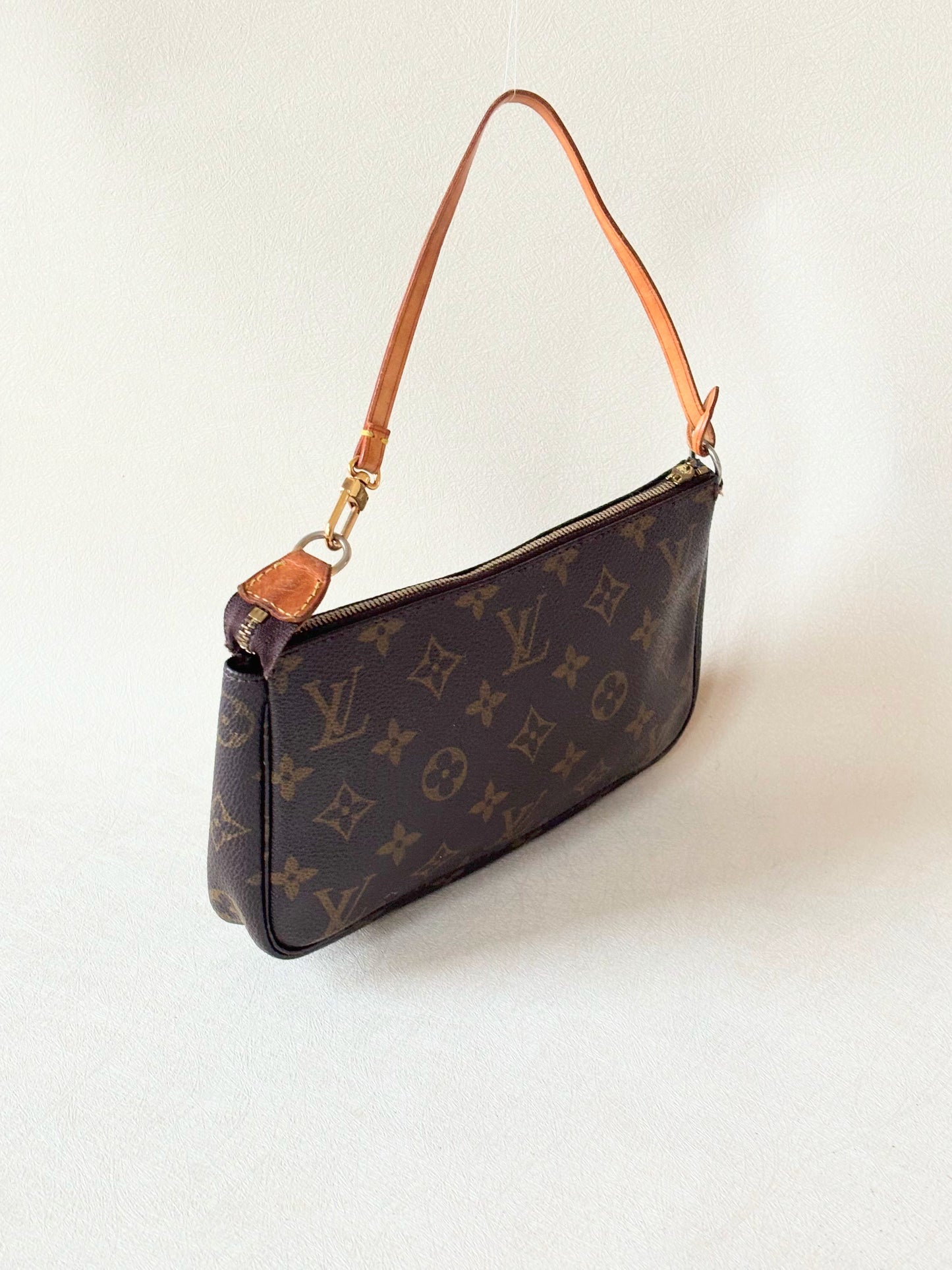 LOUIS VUITTON Pochette Accessoires