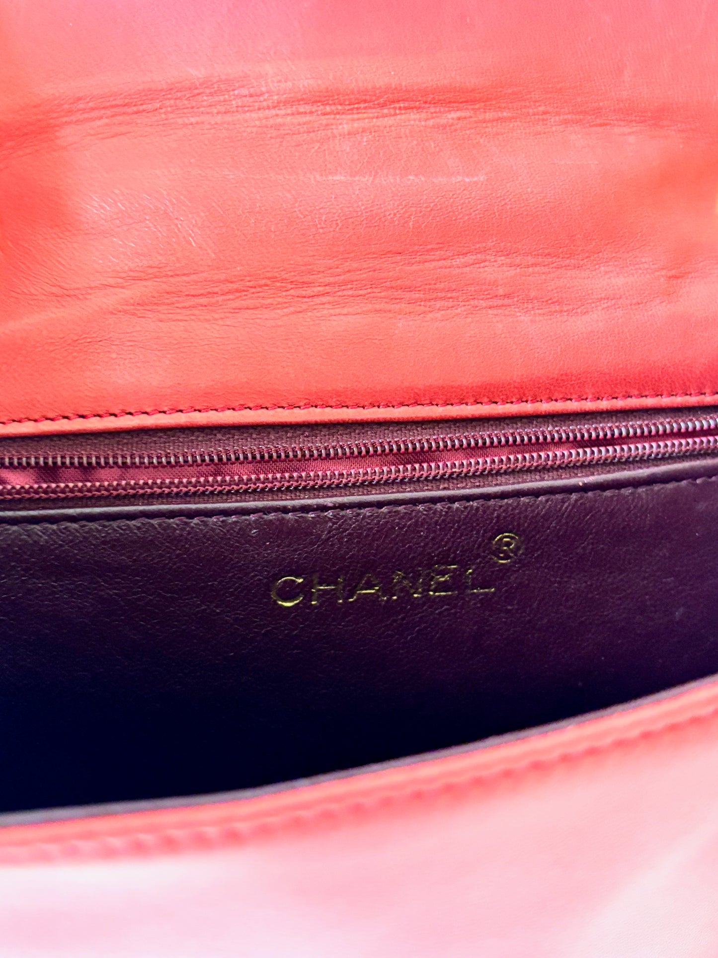 CHANEL Sac en cuir corail