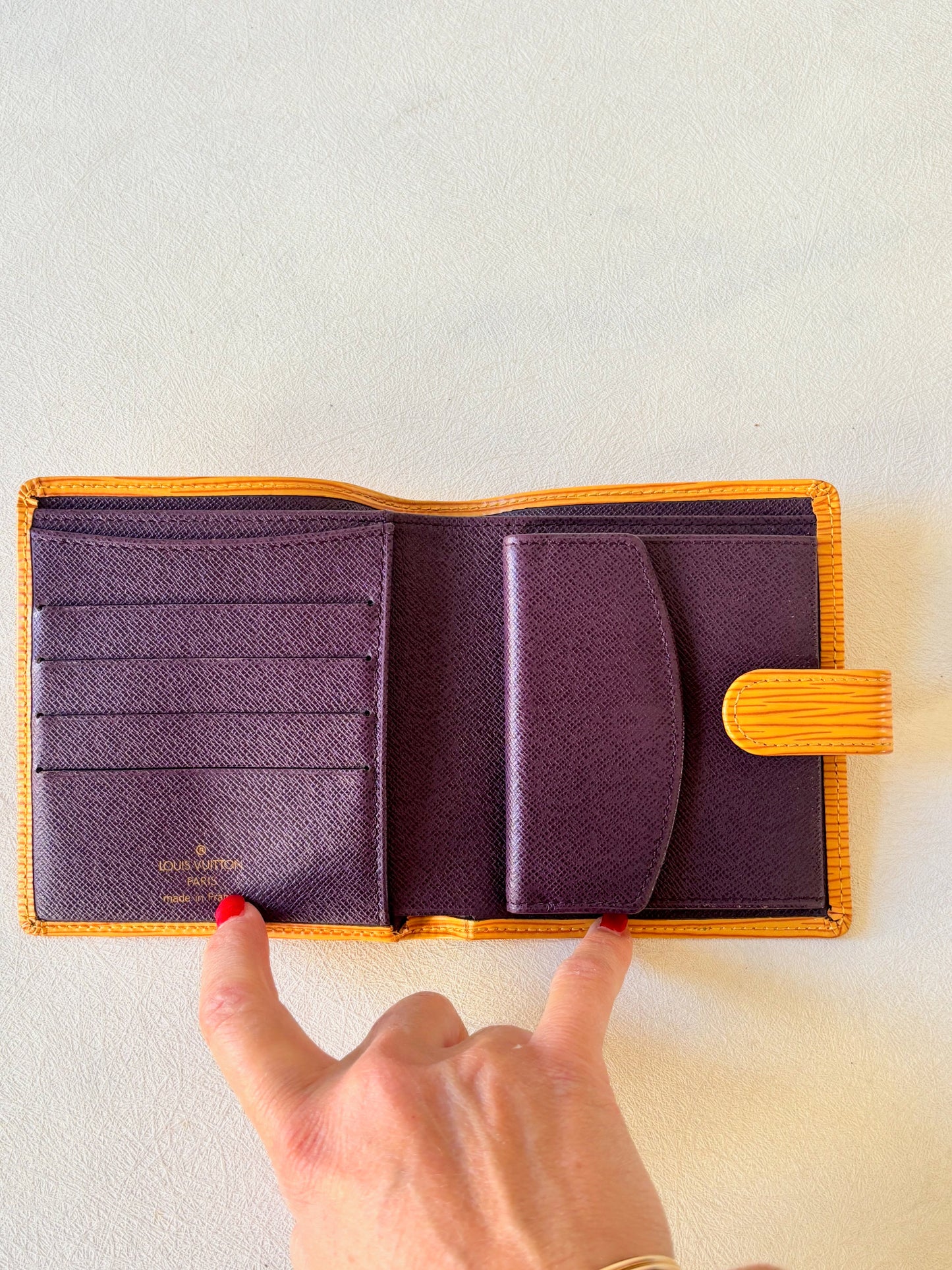 LOUIS VUITTON Portefeuille épi