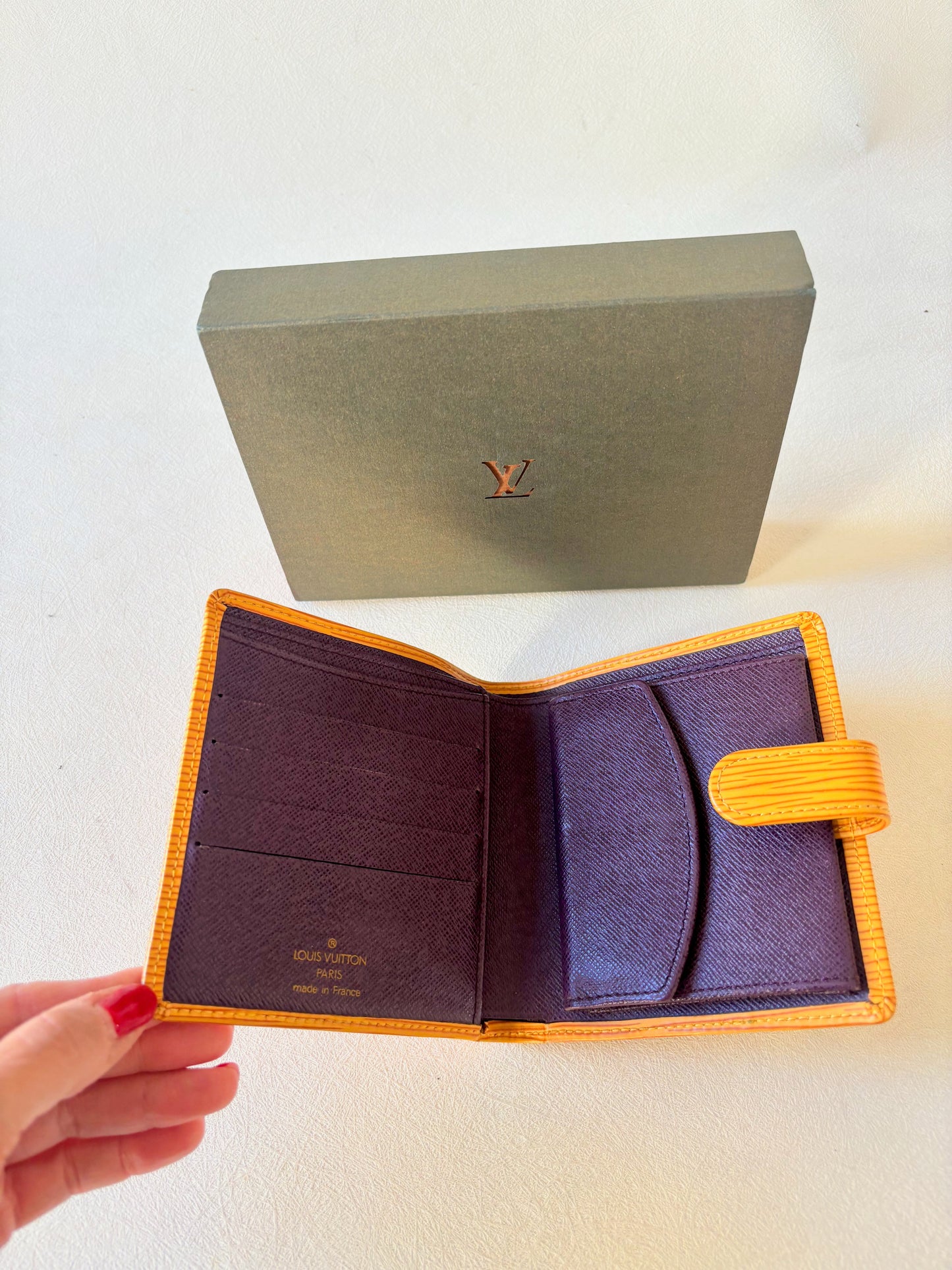 LOUIS VUITTON Portefeuille épi
