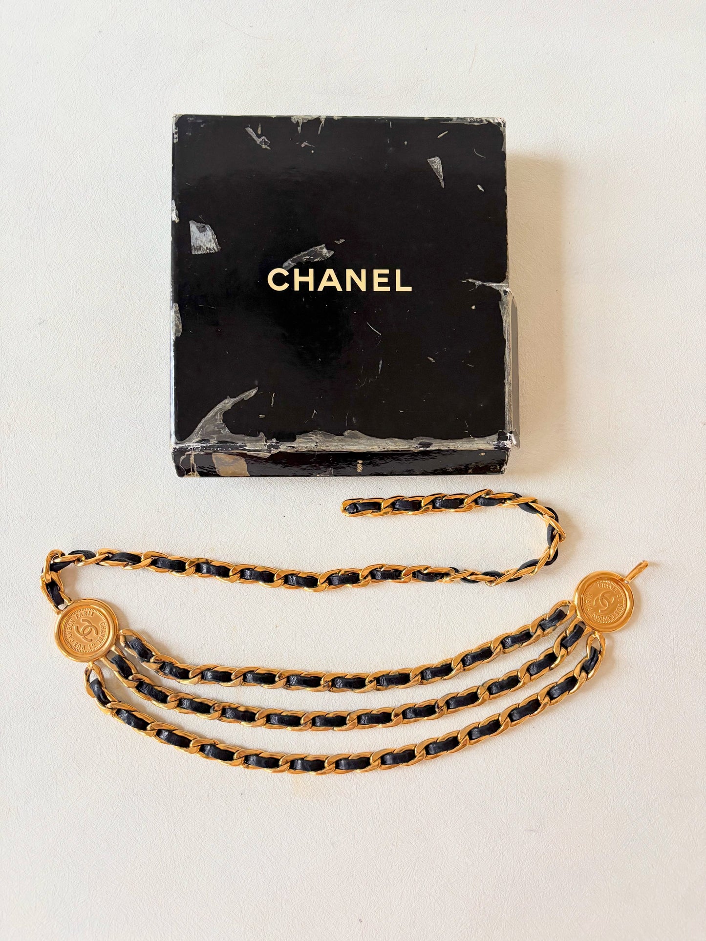 CHANEL Ceinture triple chaîne