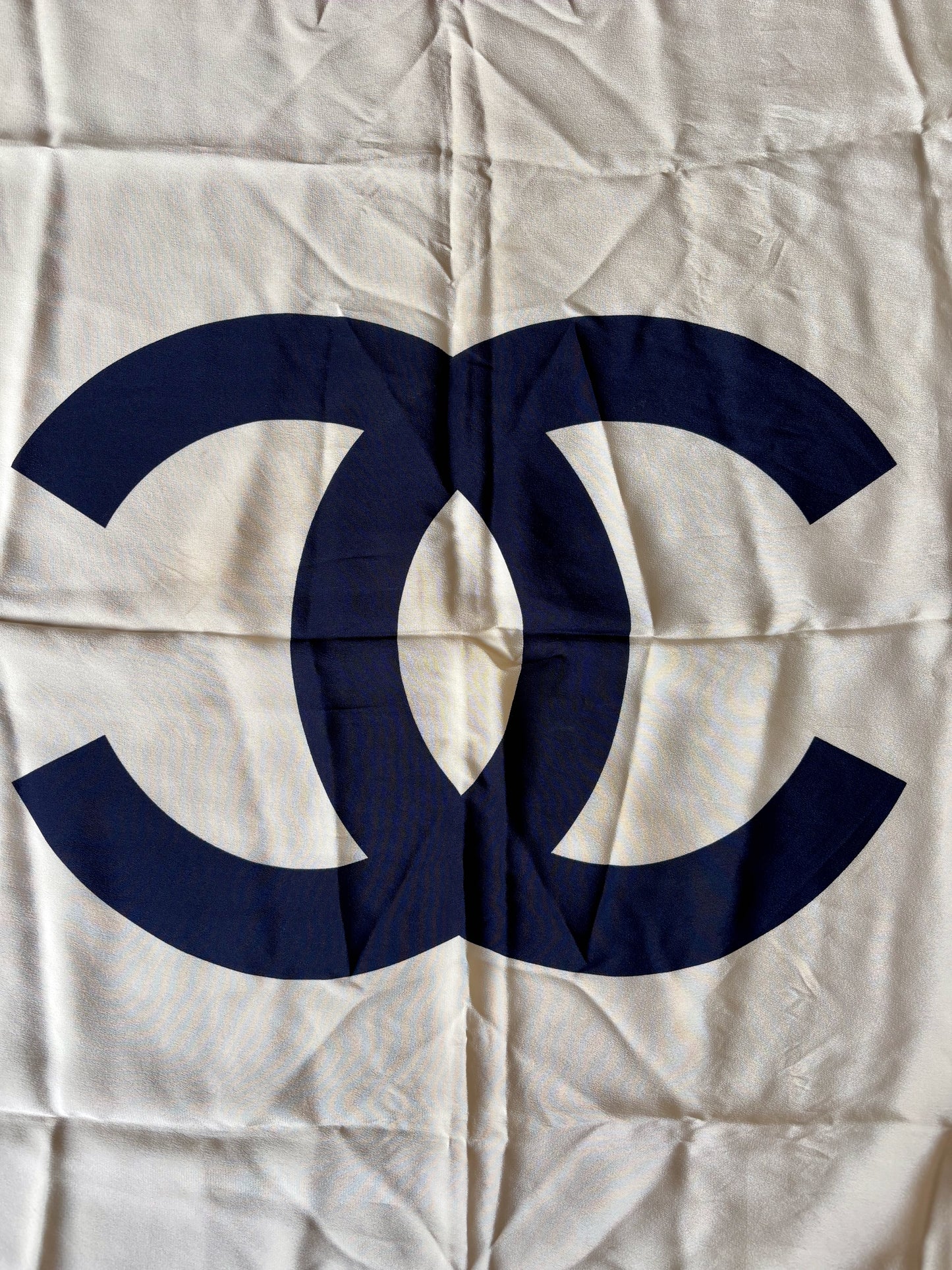 CHANEL Carré en soie