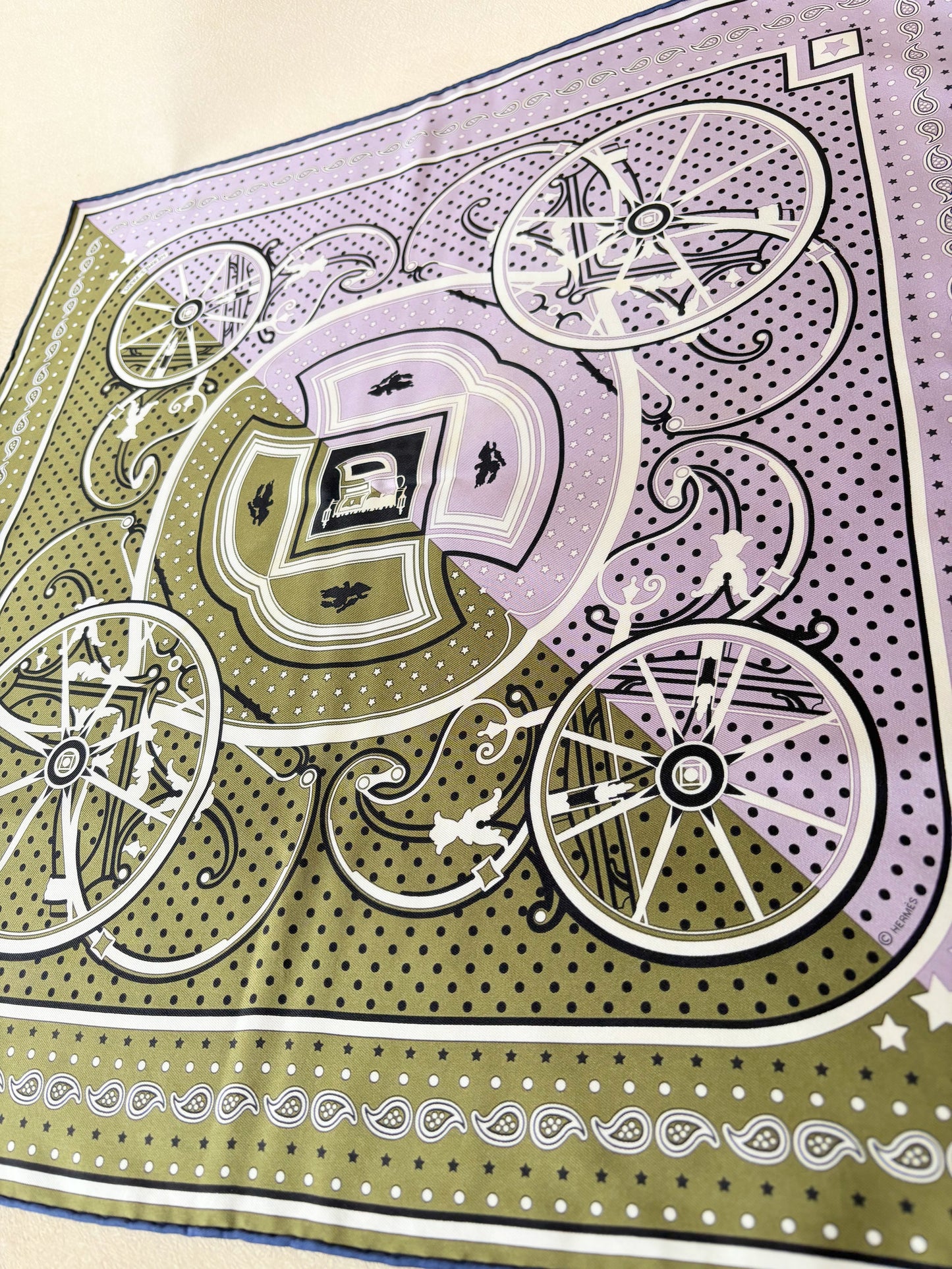 HERMÈS Carré Bandana