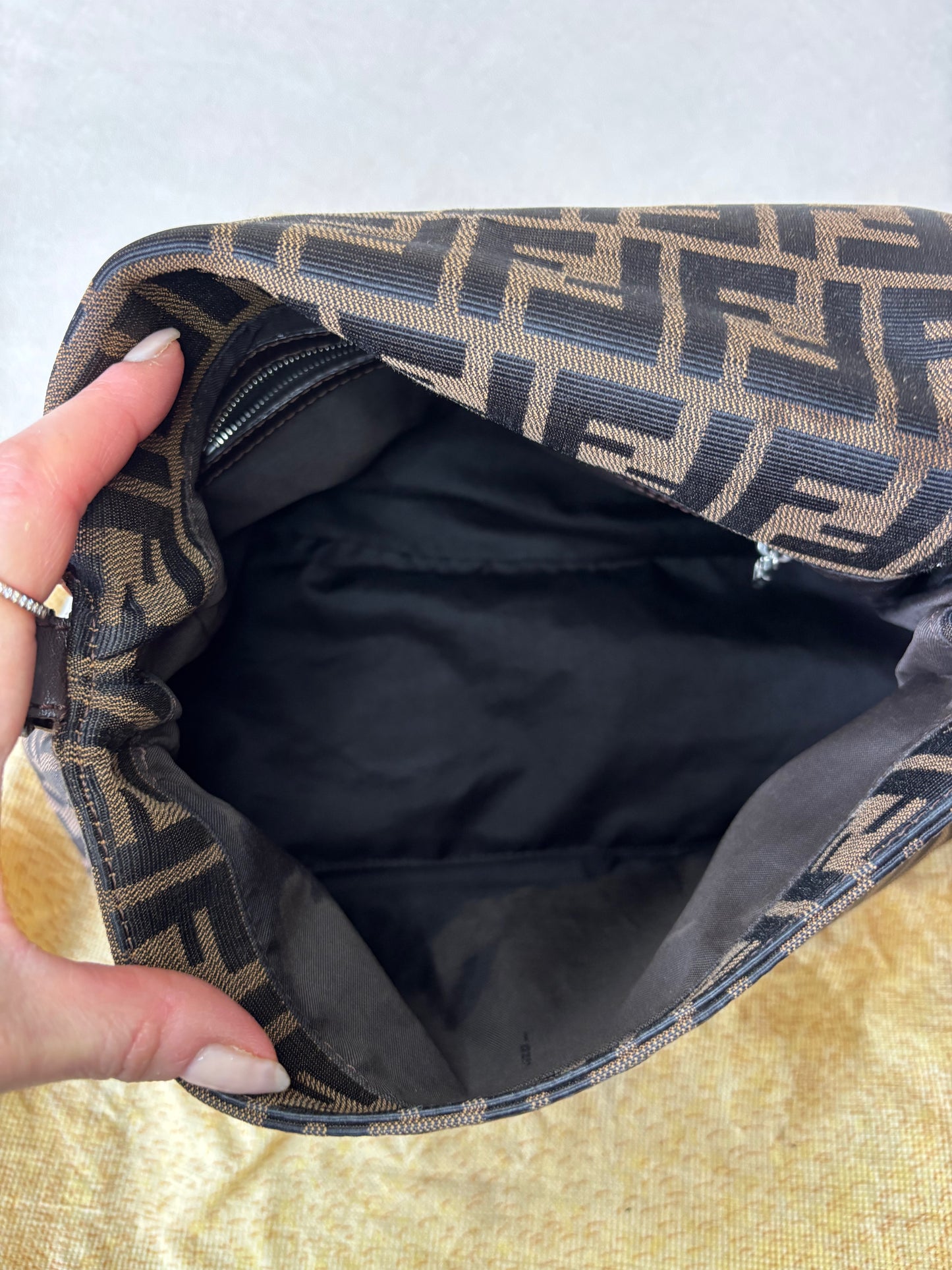 FENDI Sac Mamma Baguette