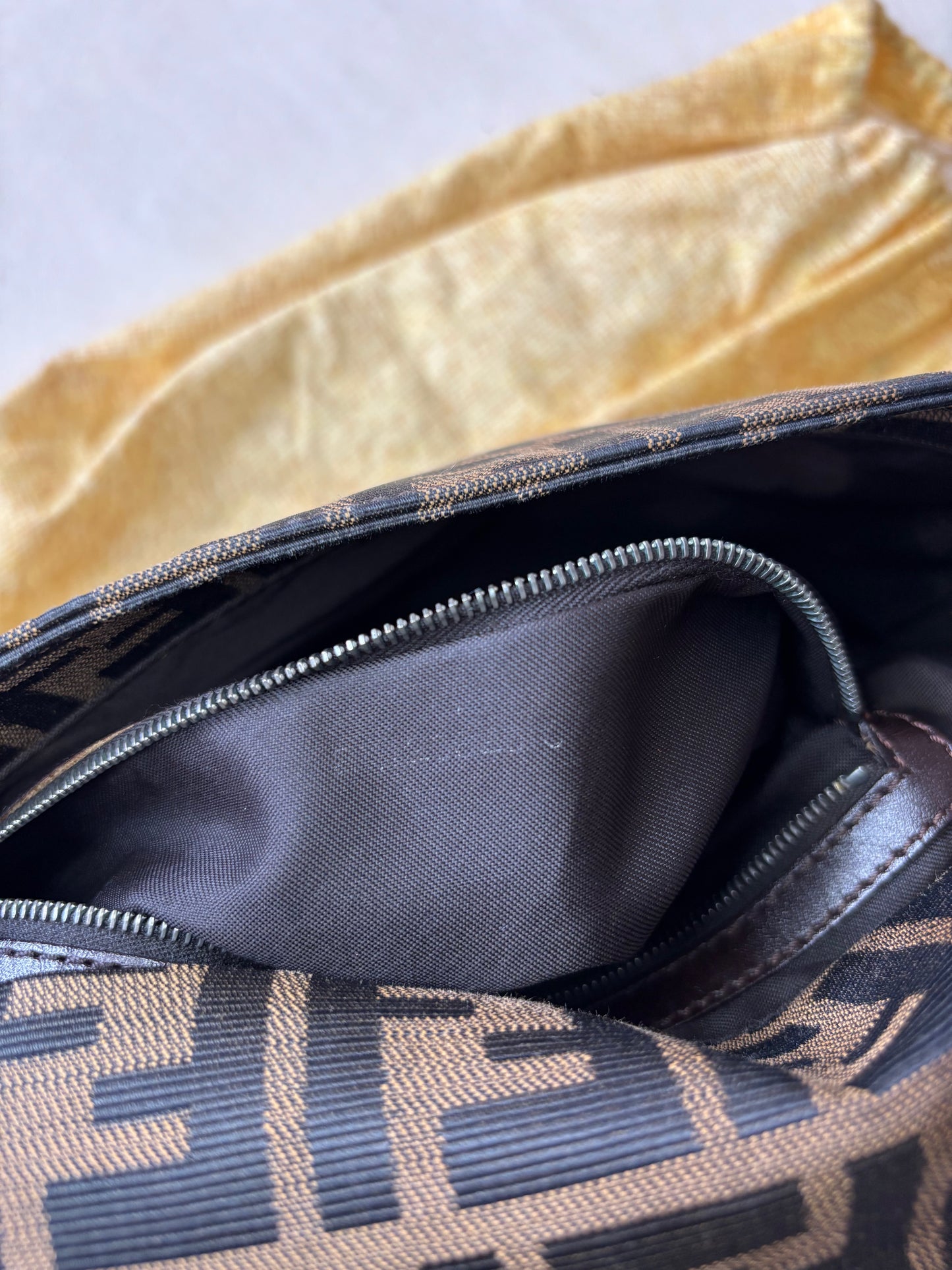 FENDI Sac Mamma Baguette