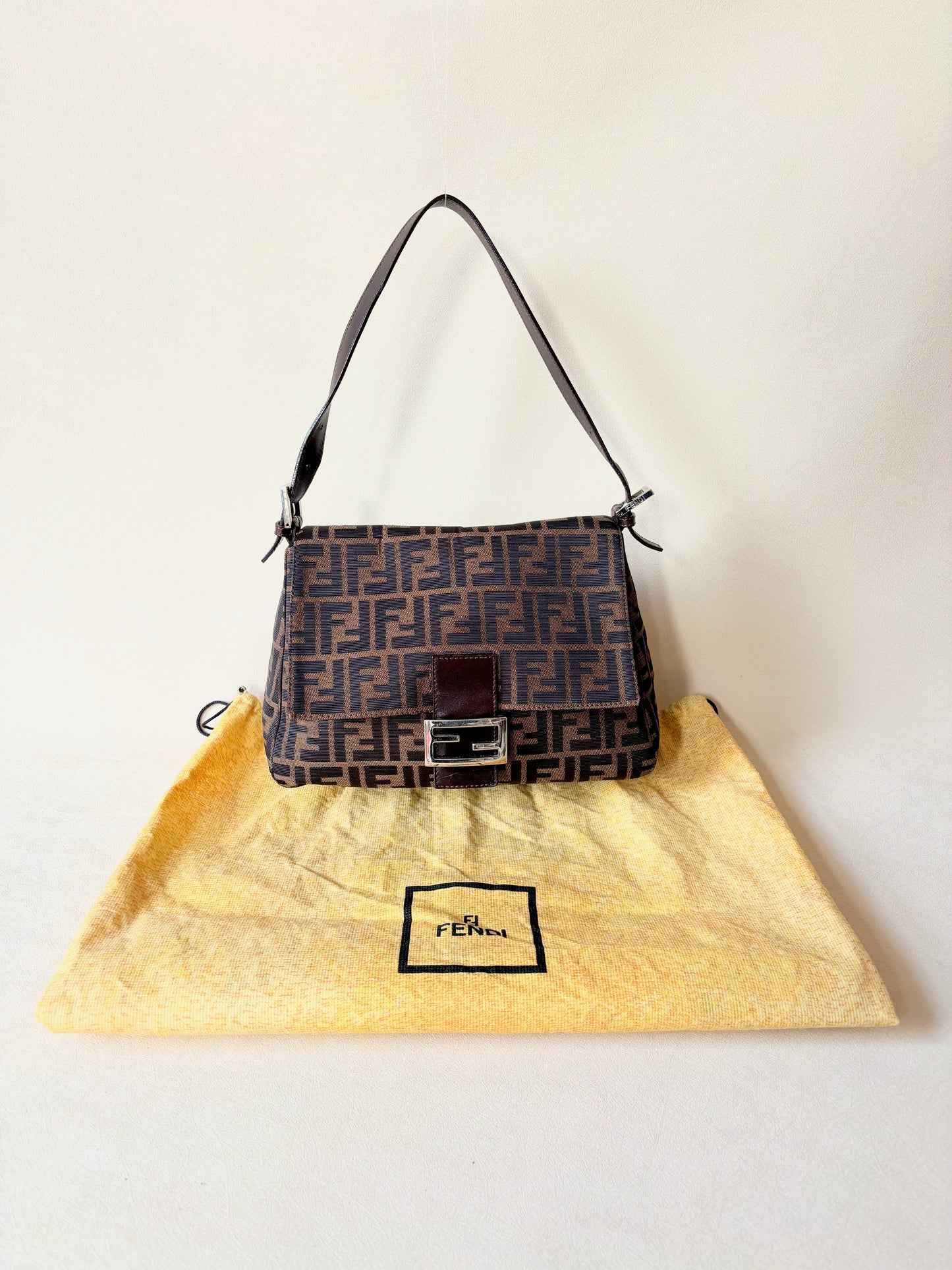 FENDI Sac Mamma Baguette
