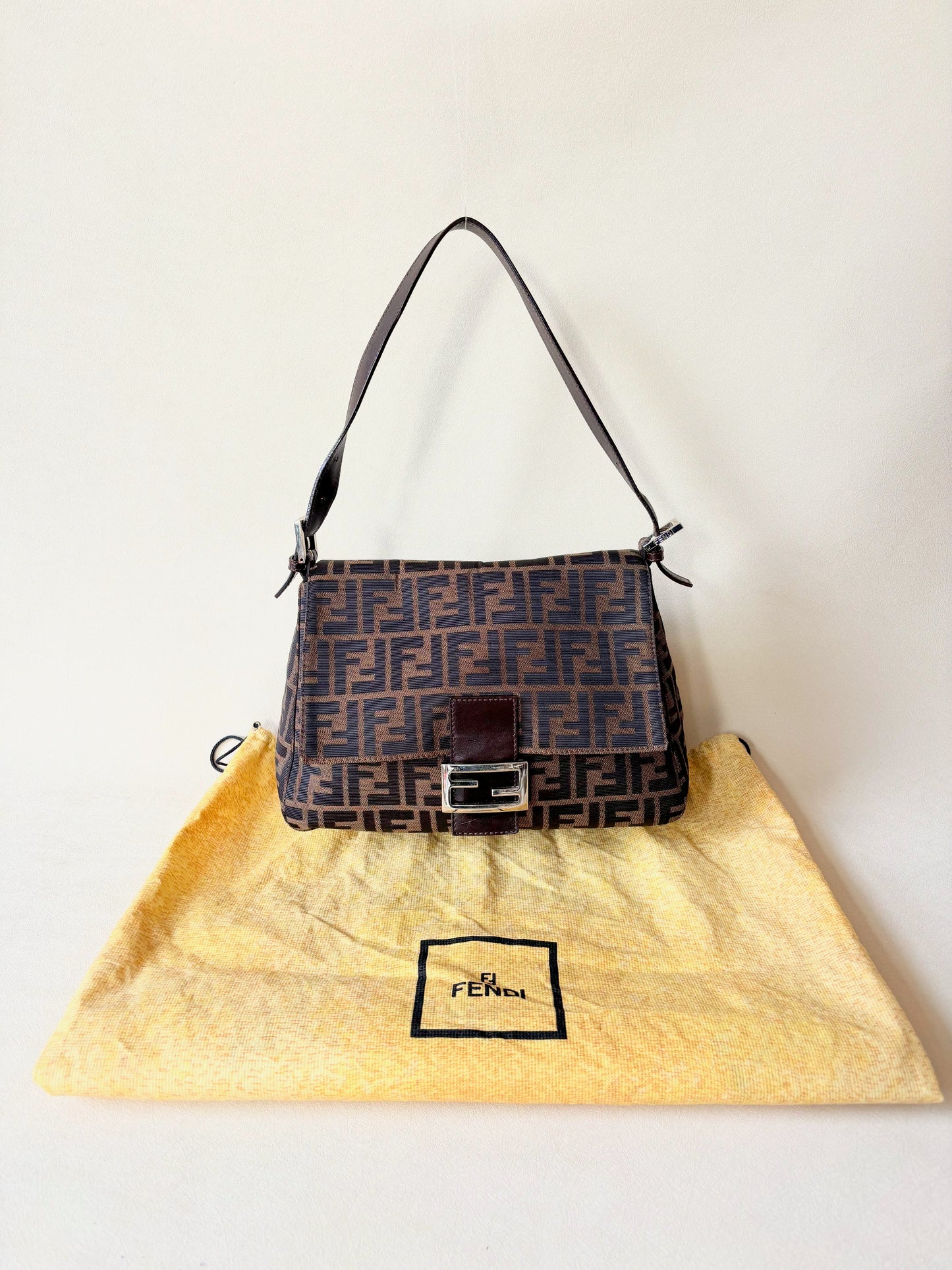 FENDI Sac Mamma Baguette