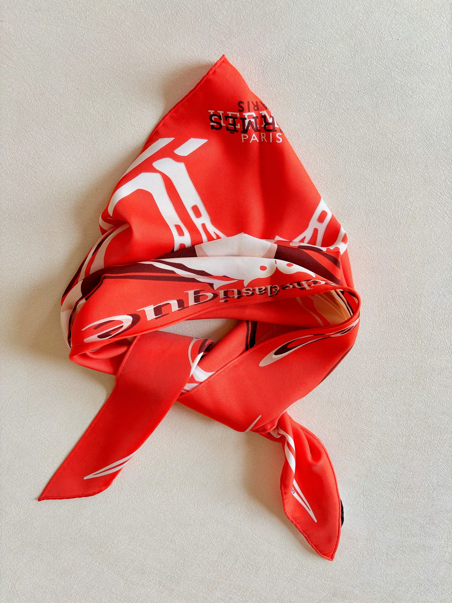 HERMÈS Foulard Pointu