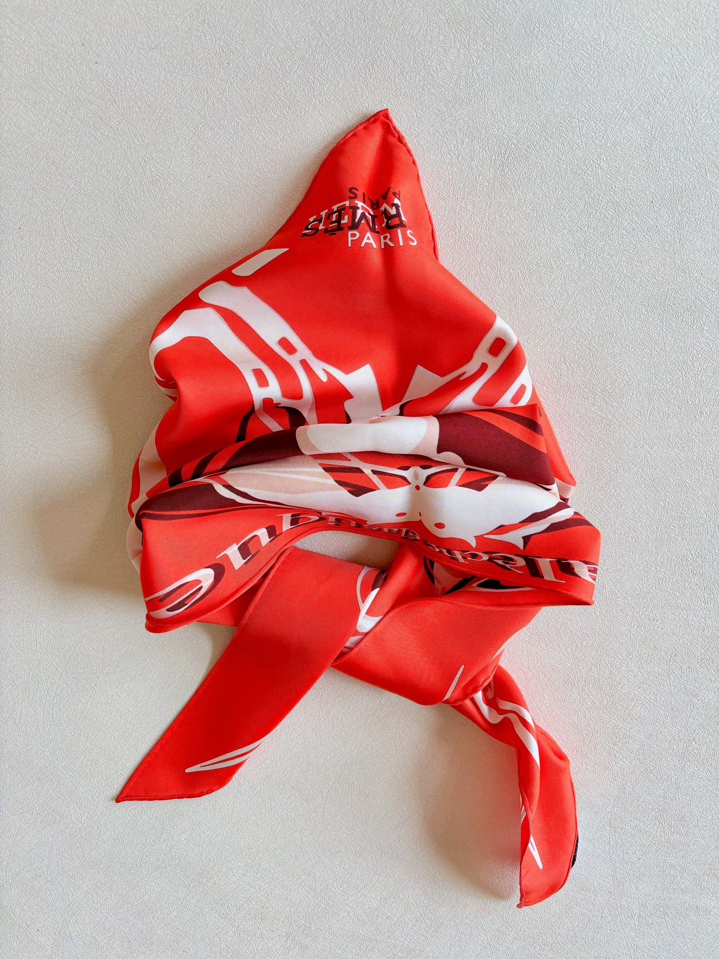 HERMÈS Foulard Pointu
