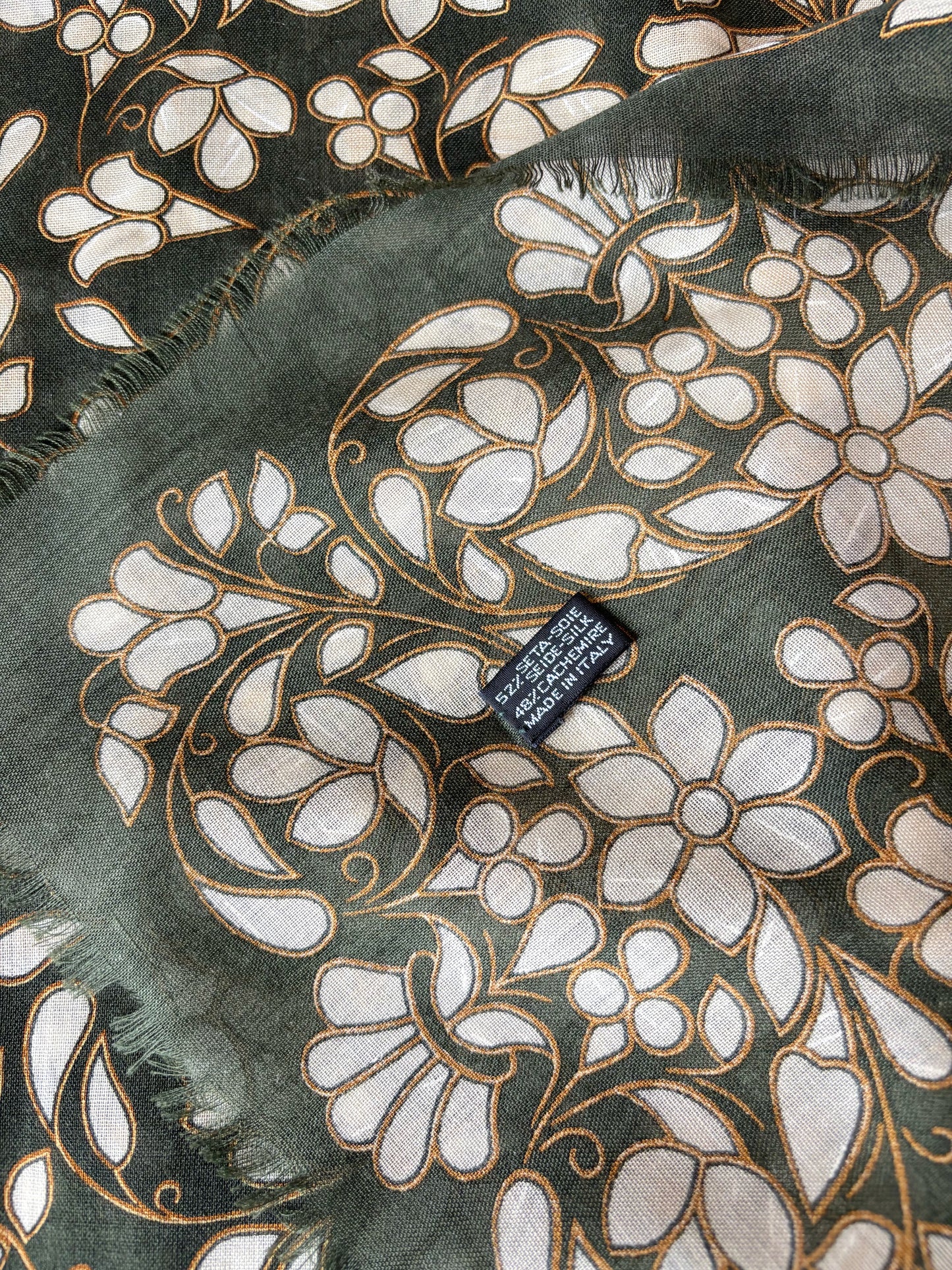 CHANEL Maxi châle