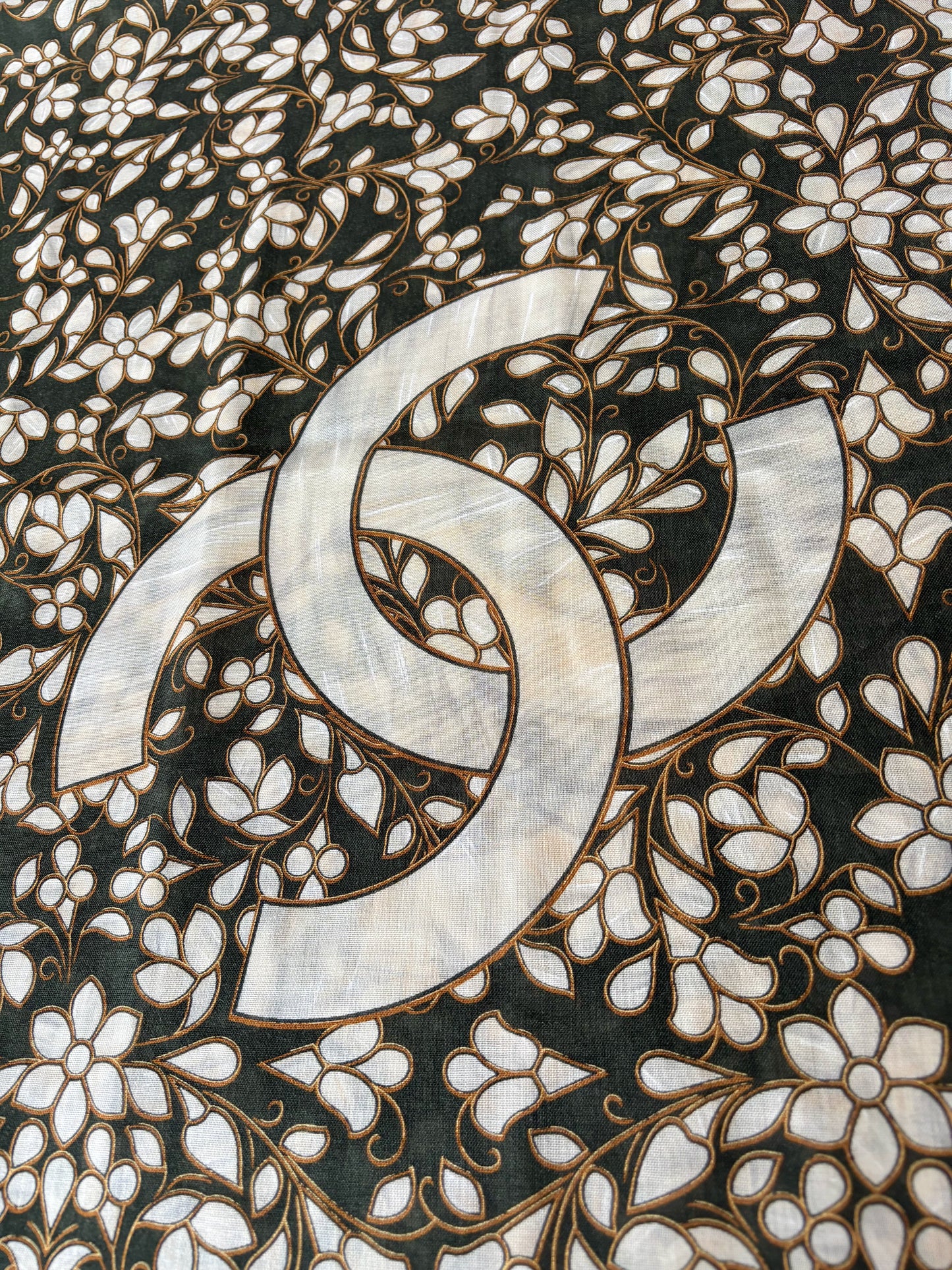 CHANEL Maxi châle