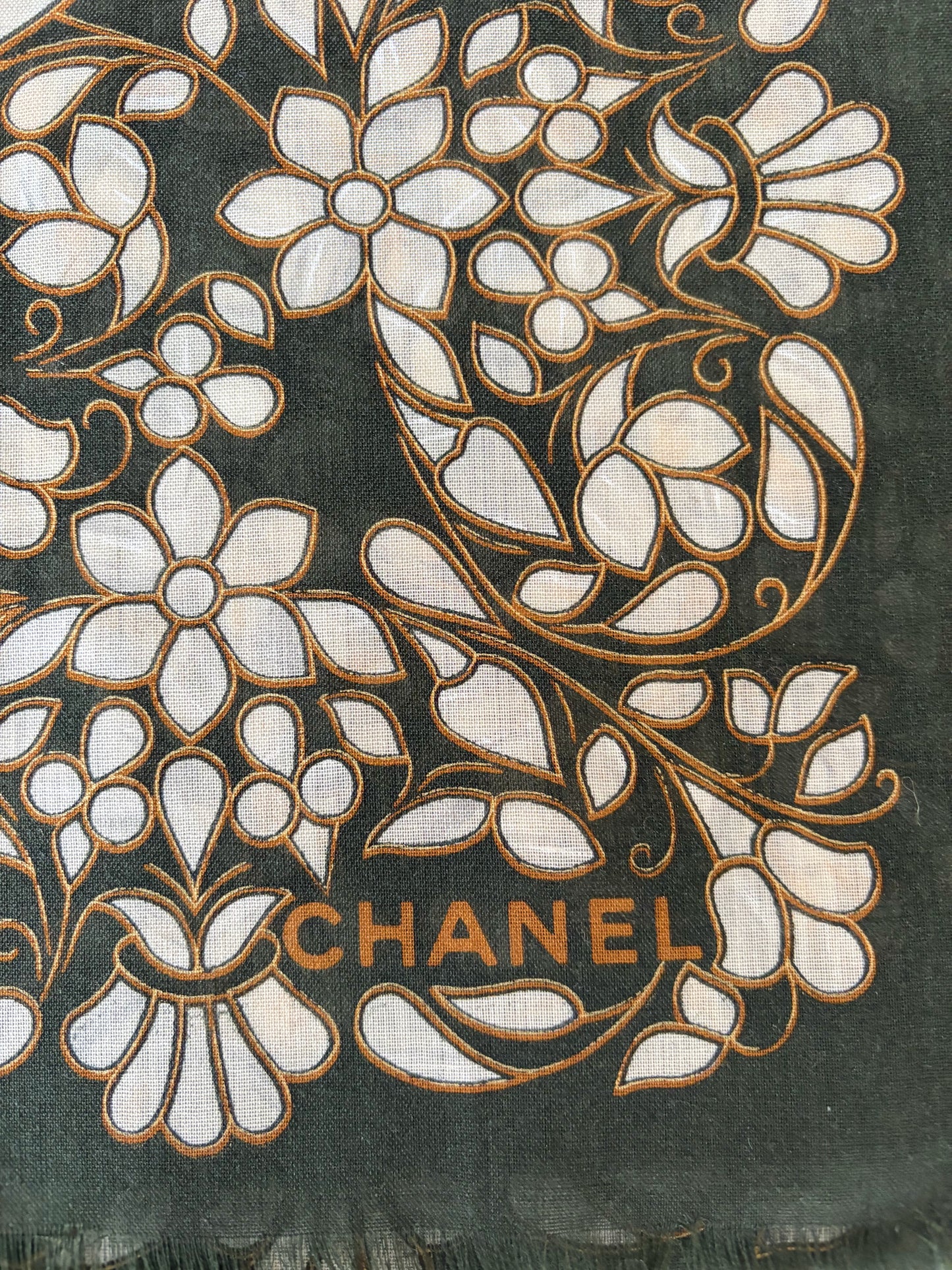 CHANEL Maxi châle