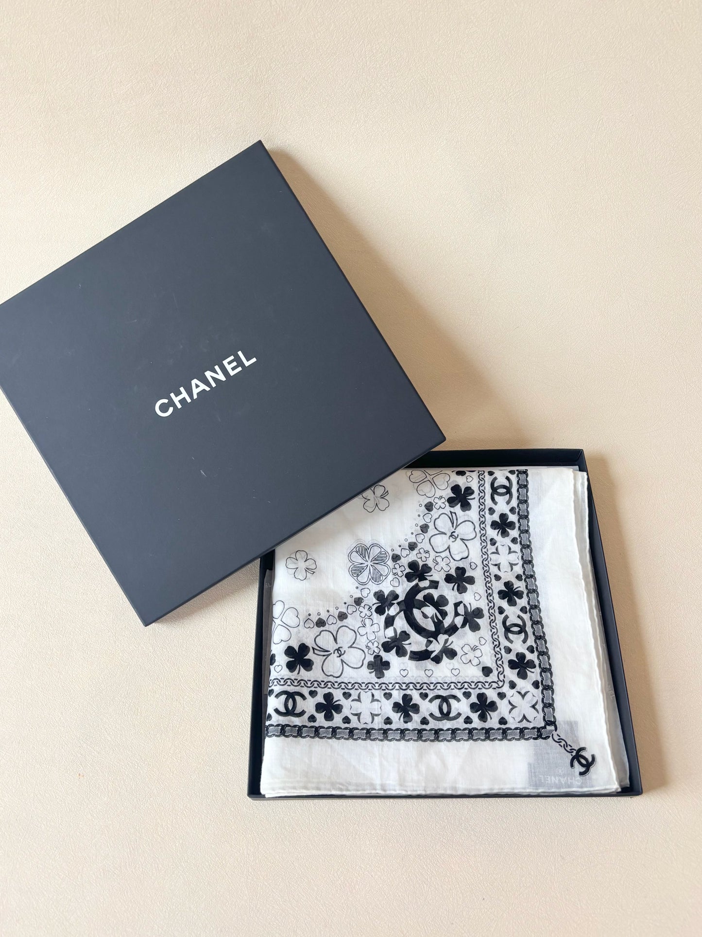CHANEL Carré en coton