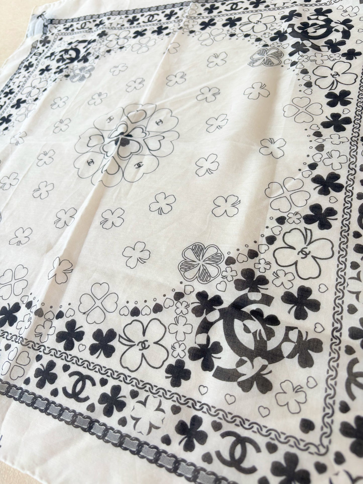 CHANEL Carré en coton